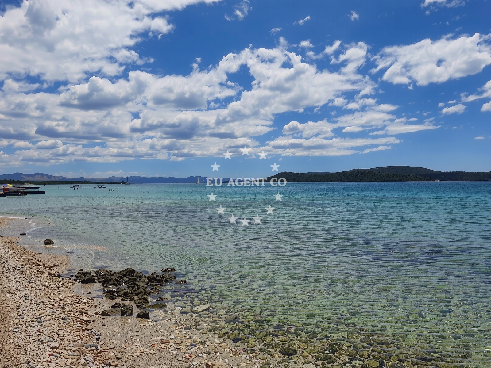 Beach facilities and surroundings at Olive beach in Jadrija V/ 11, Zaton