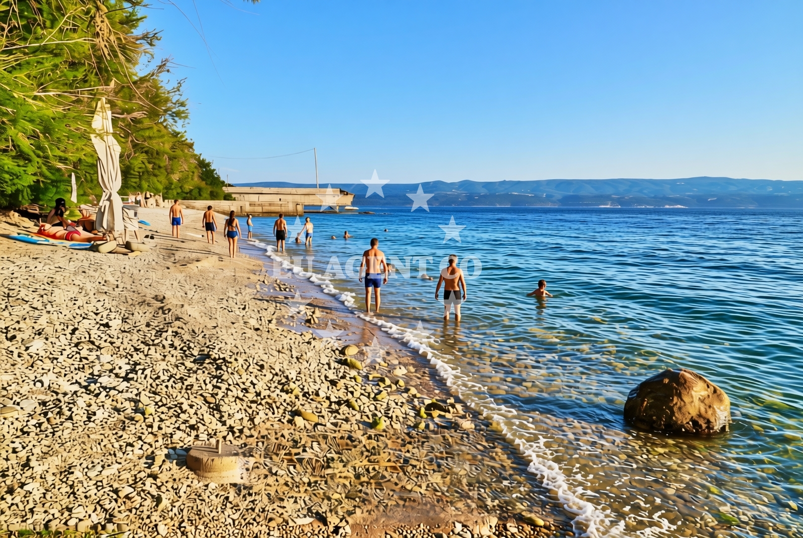 Shoreline and swimming area at Omiš: beaches and coves (12) in Omiš