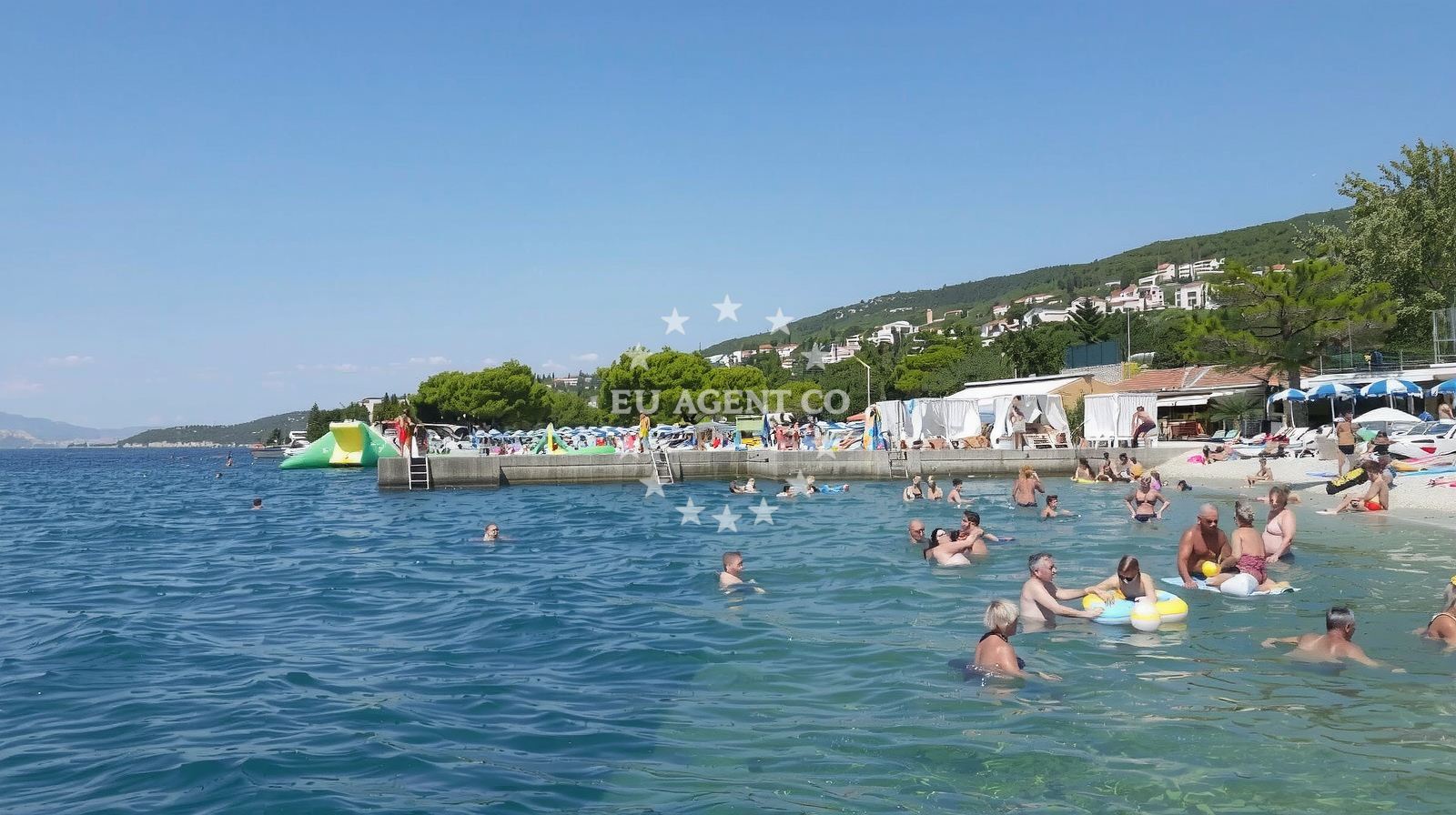 Shoreline and swimming area at Omorika beach in Ulica Marije Styskalove 1, Crikvenica