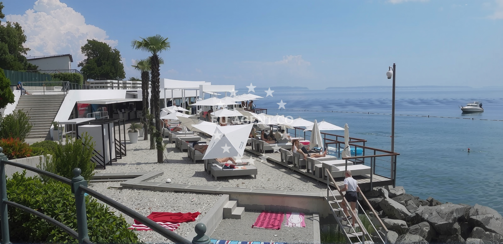Beach facilities and surroundings at Opatija beach