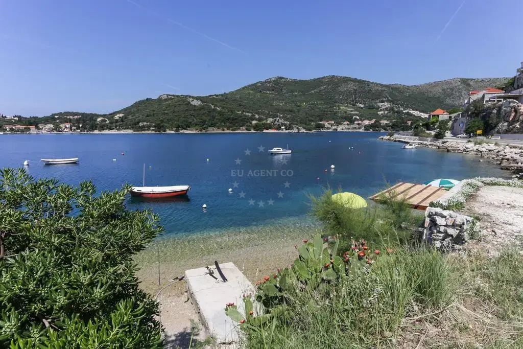 Overview of Opcina Dubrovnik in Za Kašćelom 4, Zaton