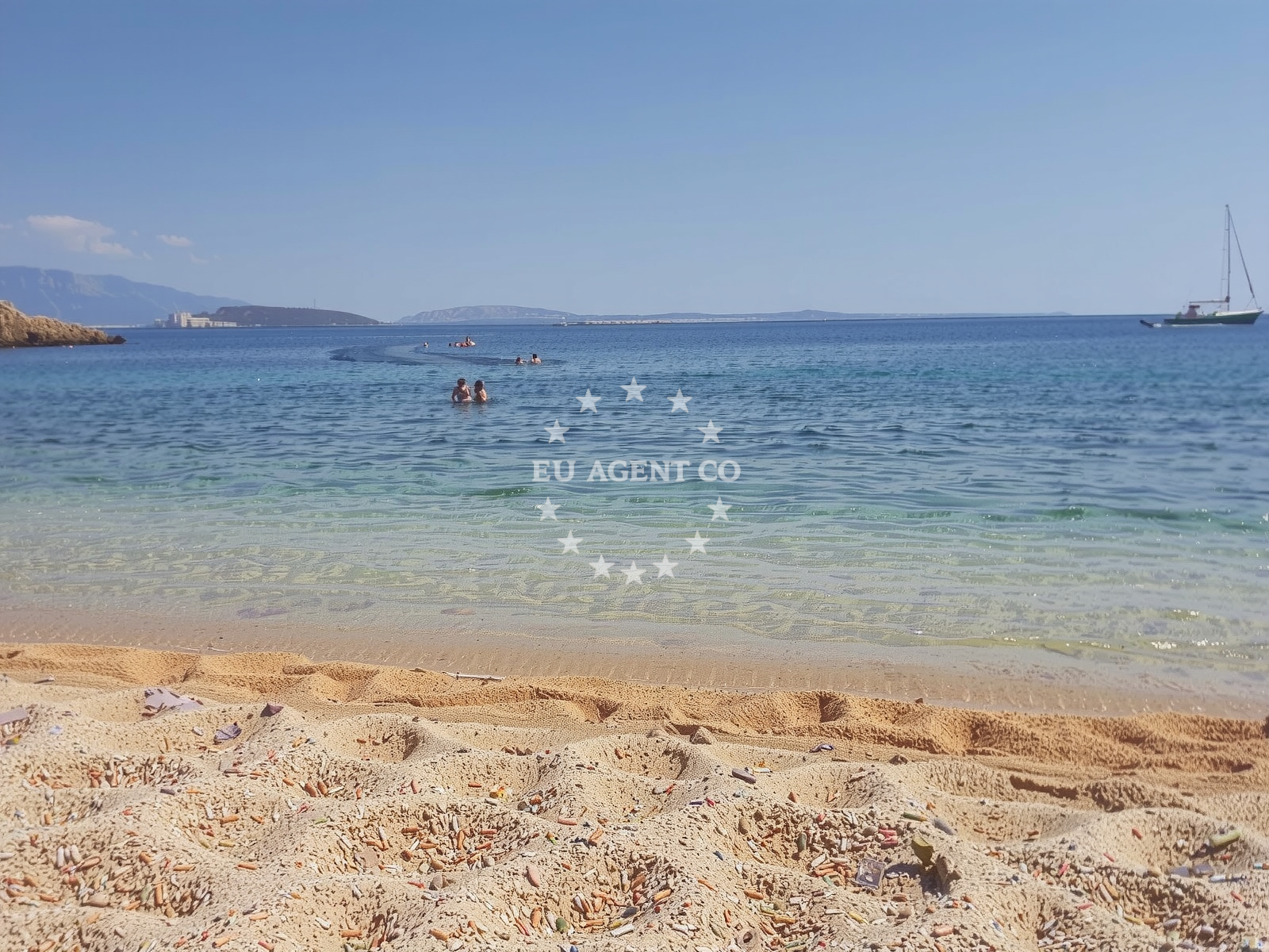 Shoreline and swimming area at Oprna Bay beach in Stara Baska 14, Stara Baška