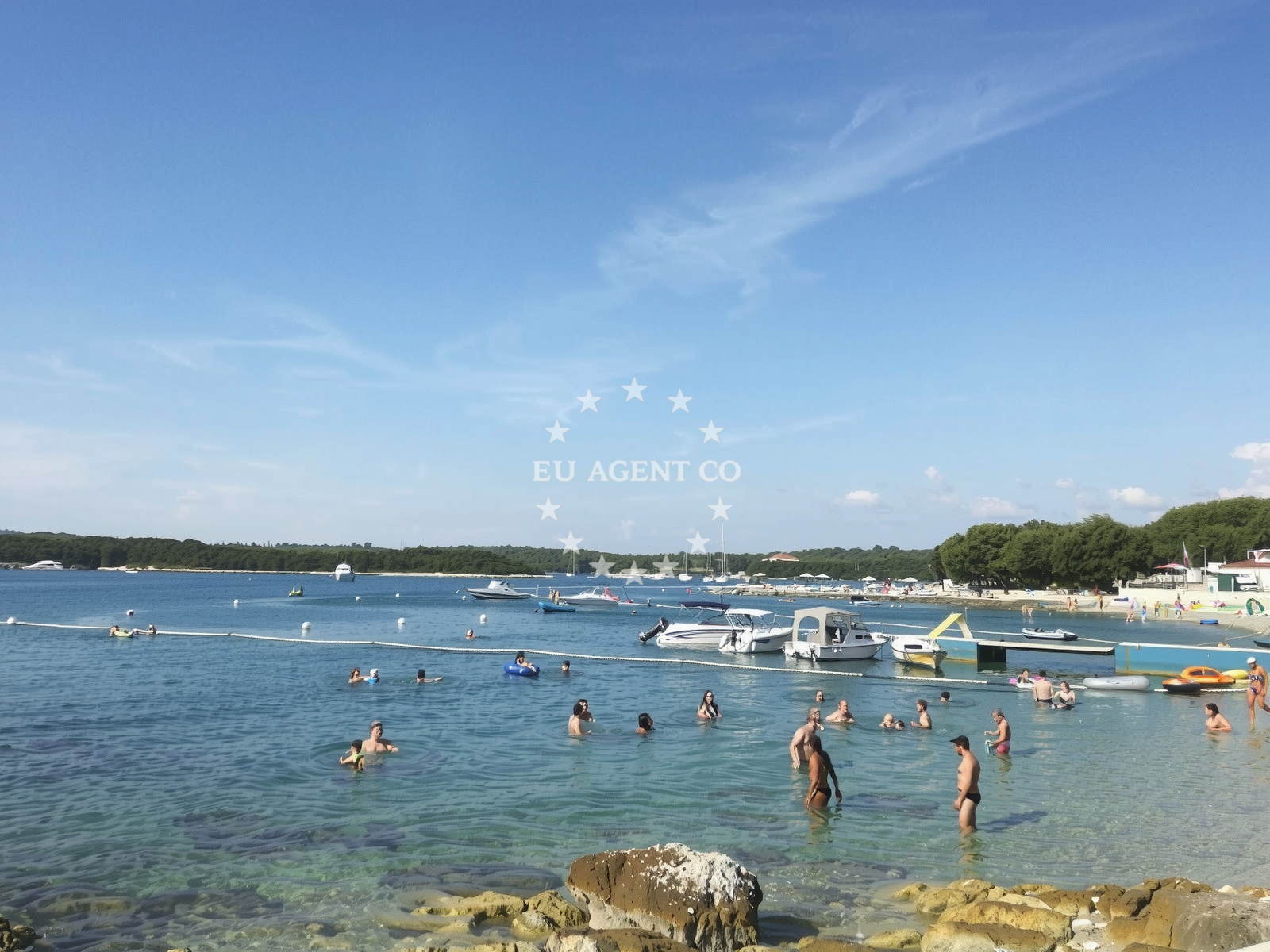 Beach facilities and surroundings at Orsera beach in 56 Ulica Rade Končara, Vrsar
