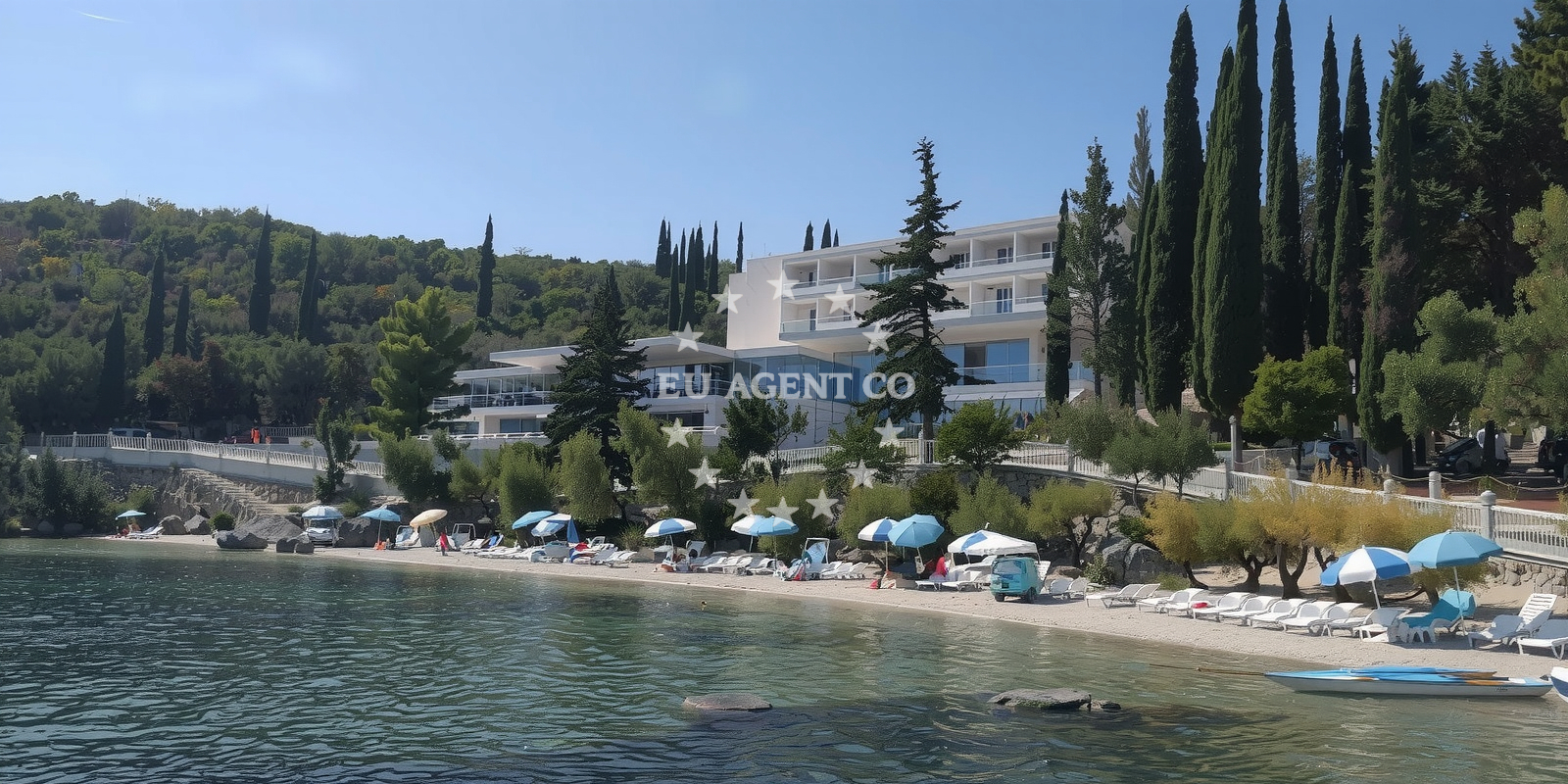 Beach facilities and surroundings at Osmine Slano's