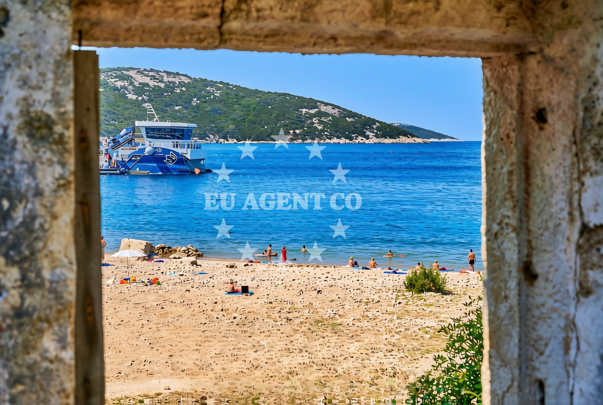 Shoreline and swimming area at Osor (Cres): beaches and coves (6) in Osor (Cres)