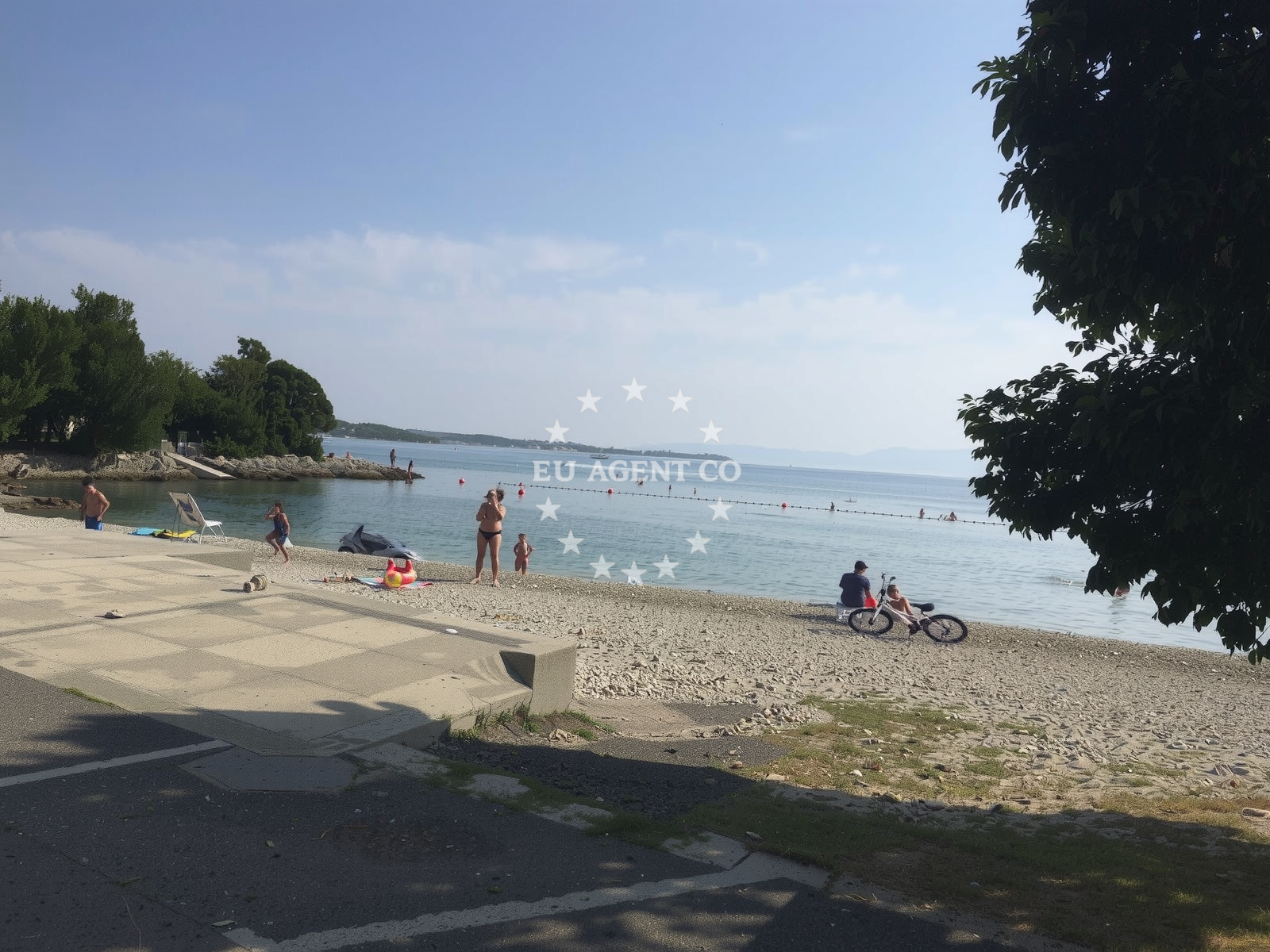 Beach facilities and surroundings at Ostro beach in 16 Oštro ulica, Kraljevica