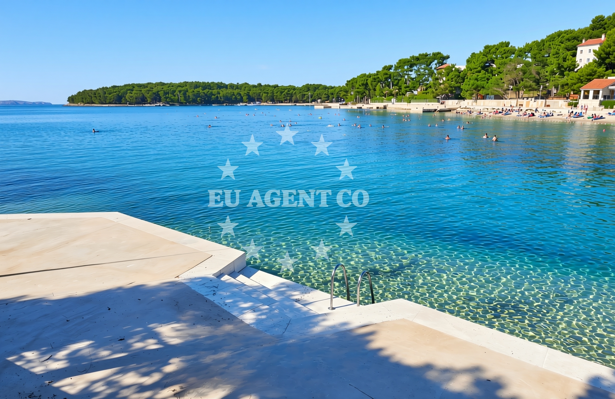 Beach facilities and surroundings at Ostrugova jug, Mali Lošinj (Lošinj) Beach in Ostrugova jug