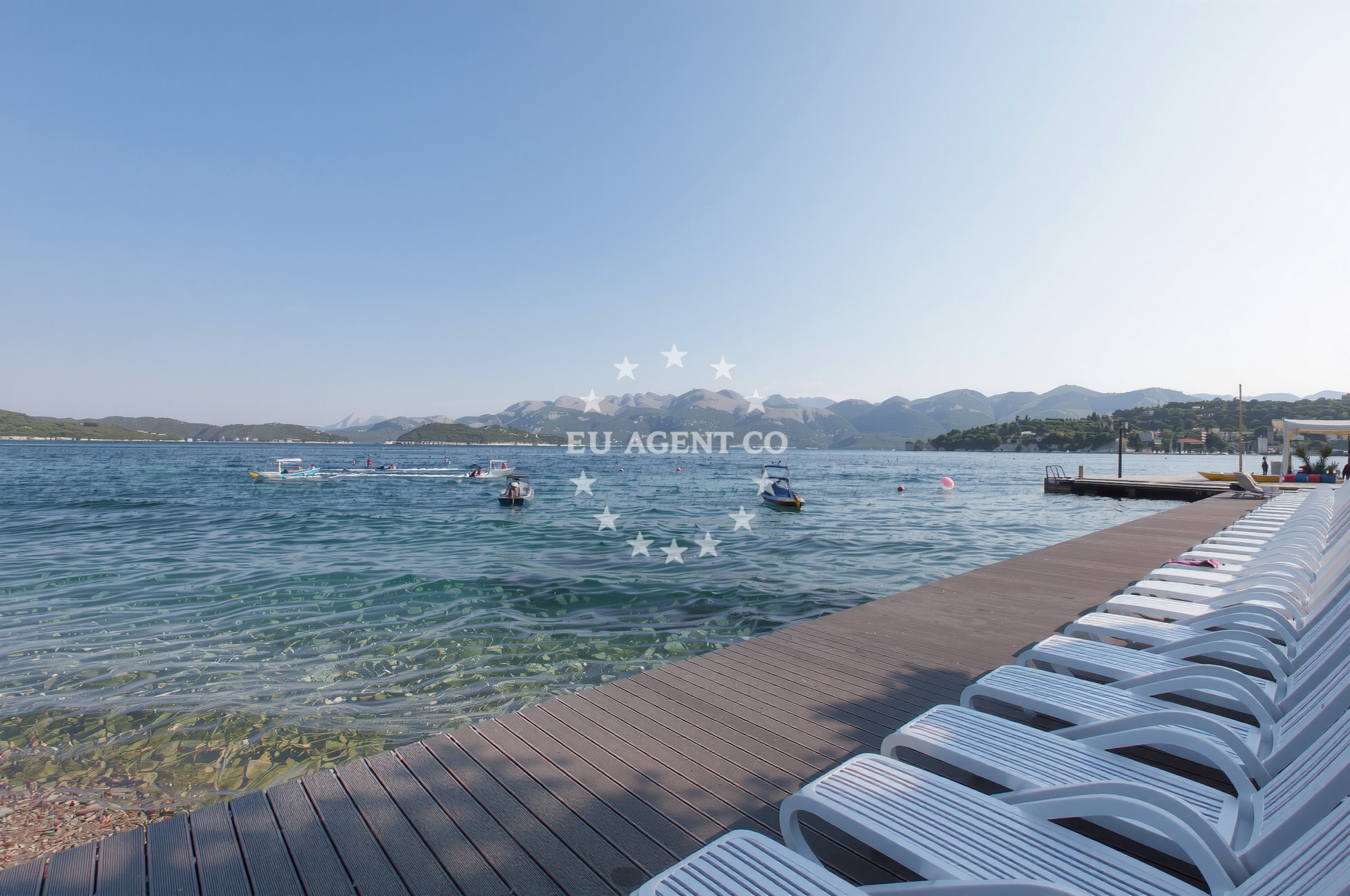 Additional view of Otok Sipan II beach