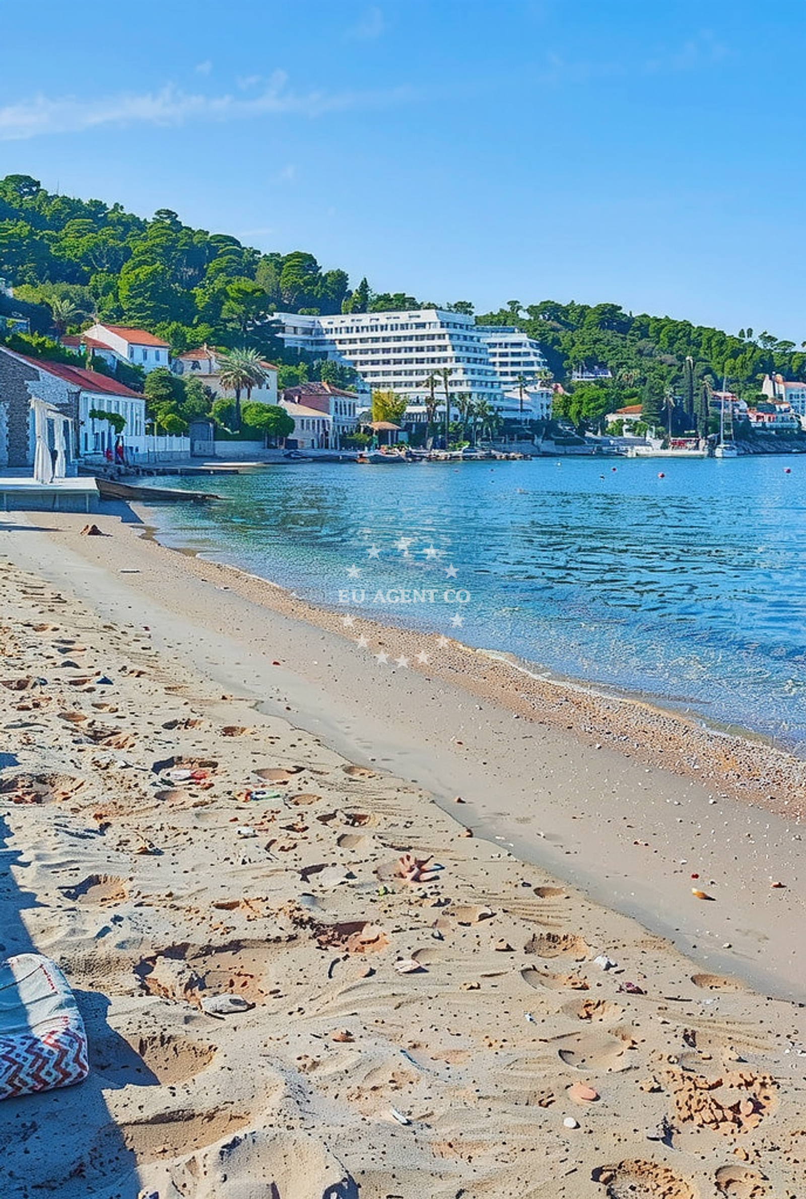 Additional view of Otok Sipan II beach