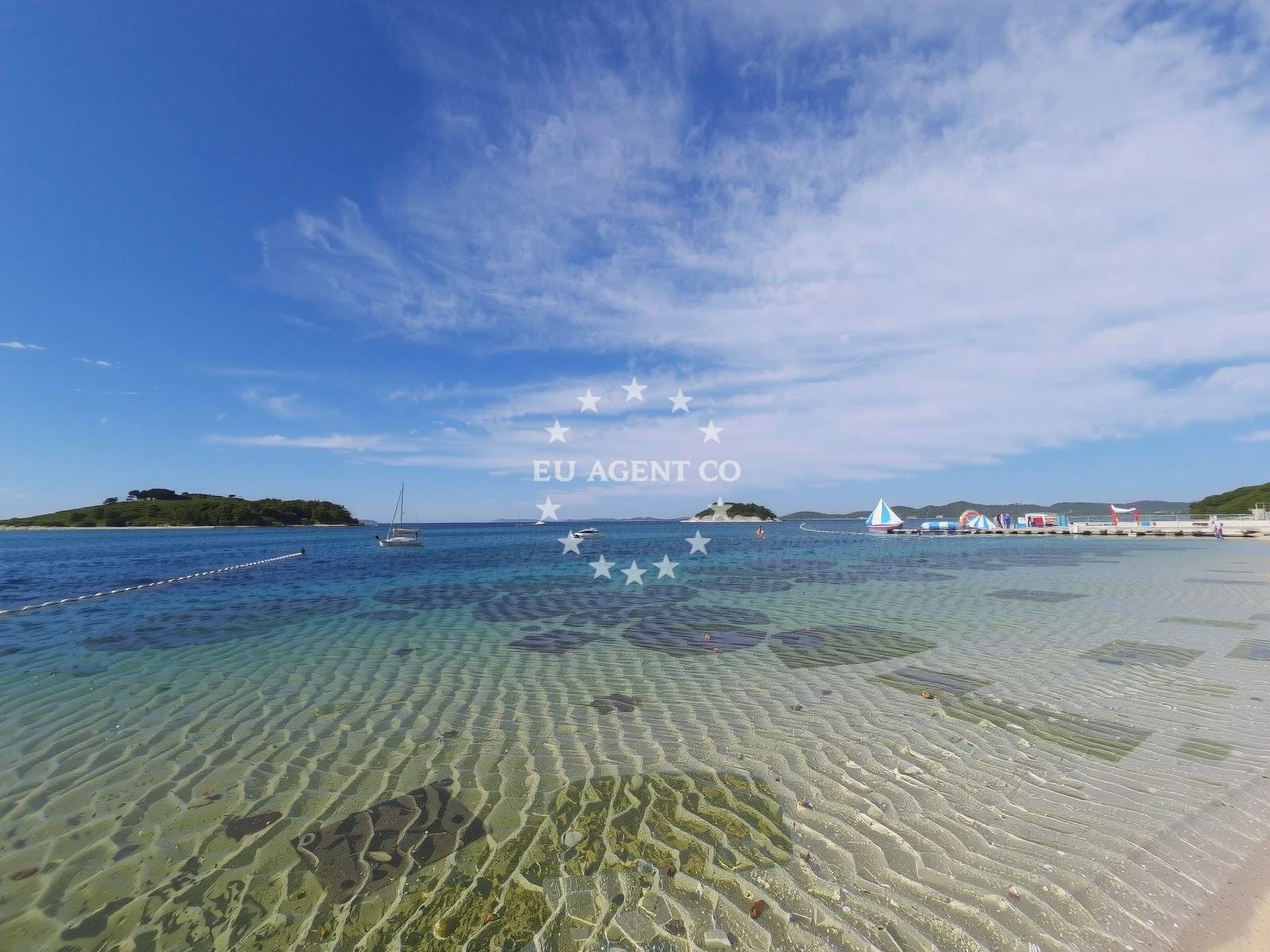 Sea and coastal view of Pakostane beach in 76 Ulica kraljice Jelene, Pakoštane