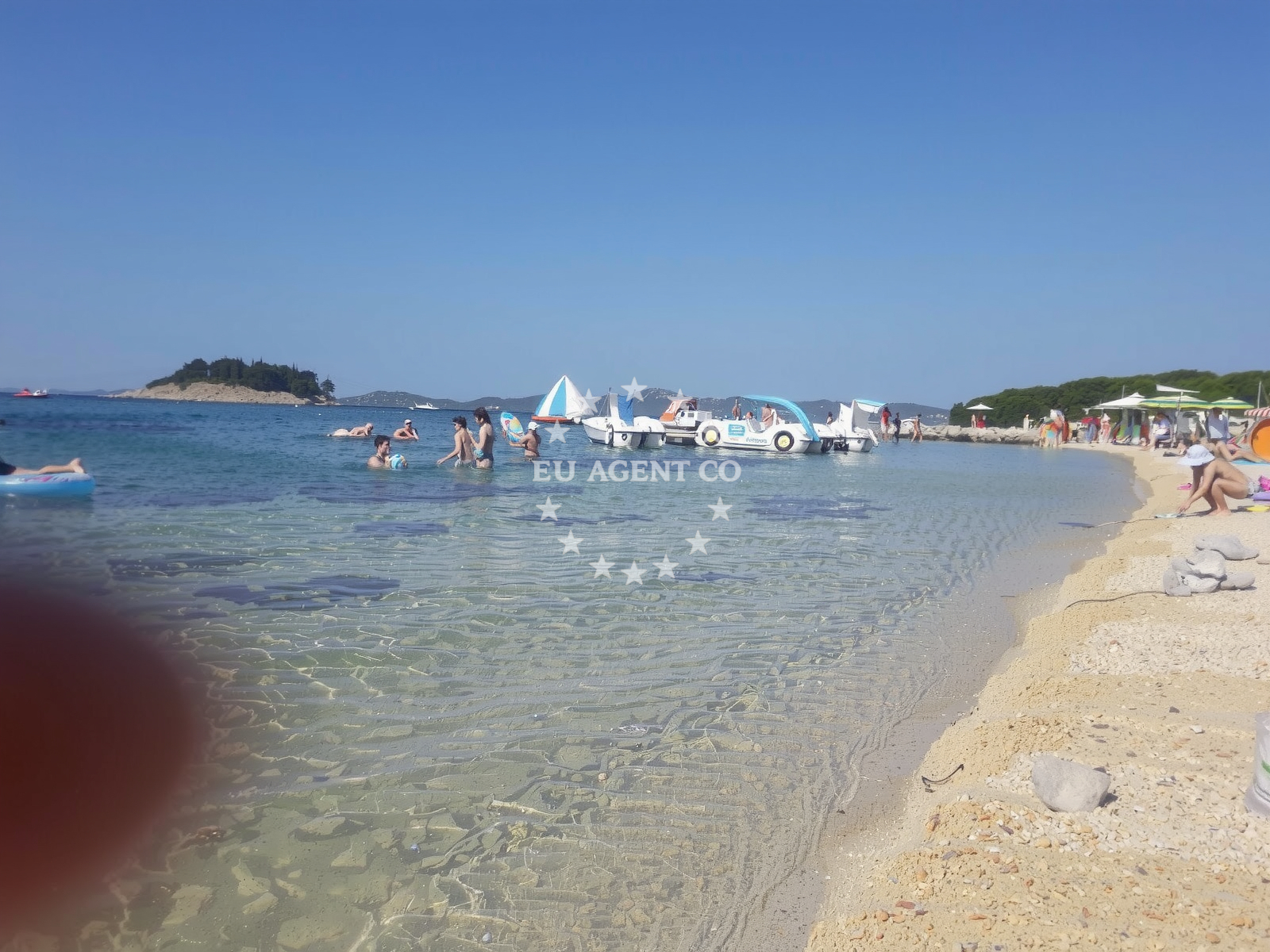 Additional view of Pakostane beach in 76 Ulica kraljice Jelene, Pakoštane