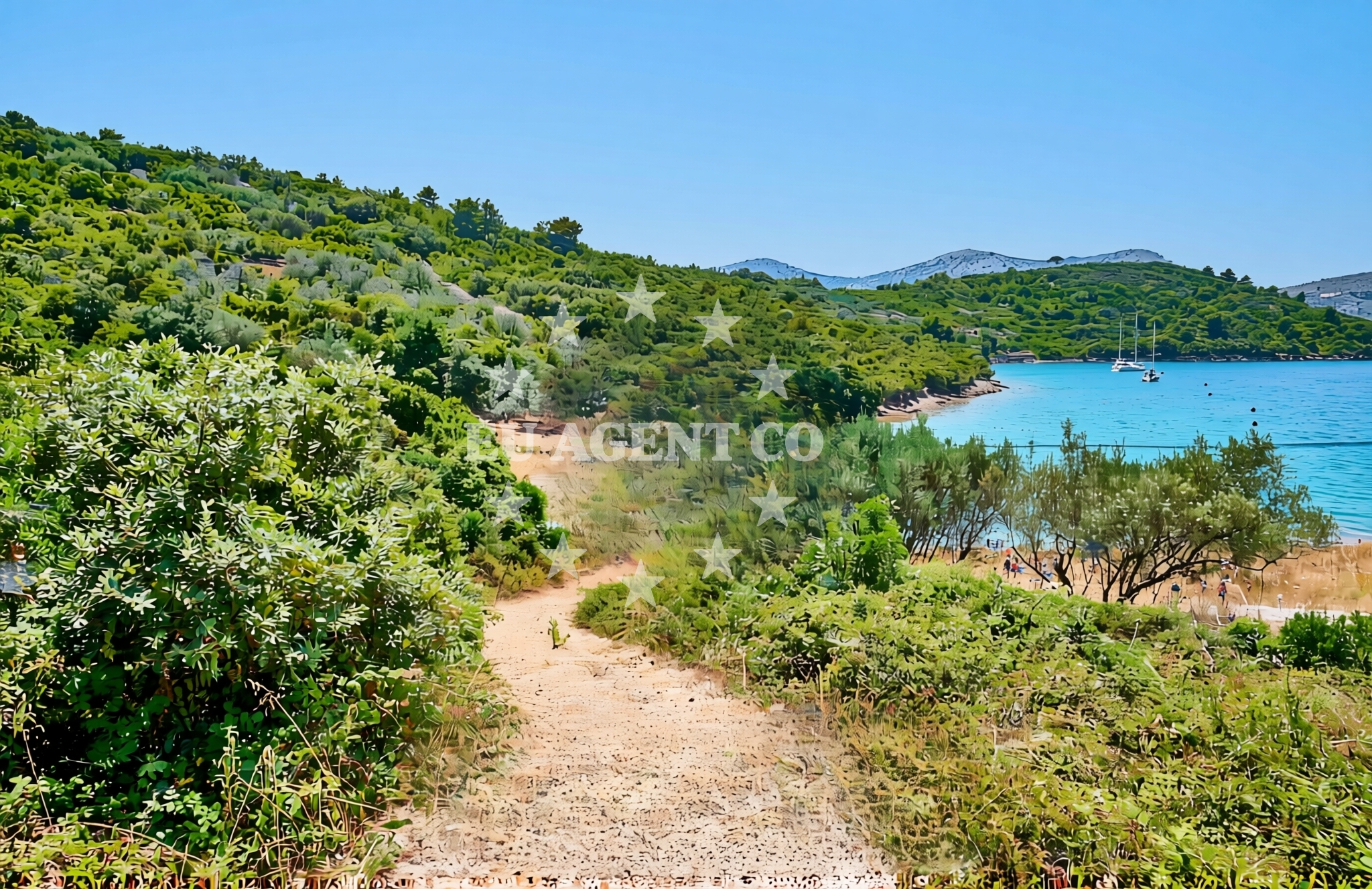 Shoreline and swimming area at Paladinica, Rava (Rava) Beach in Paladinica