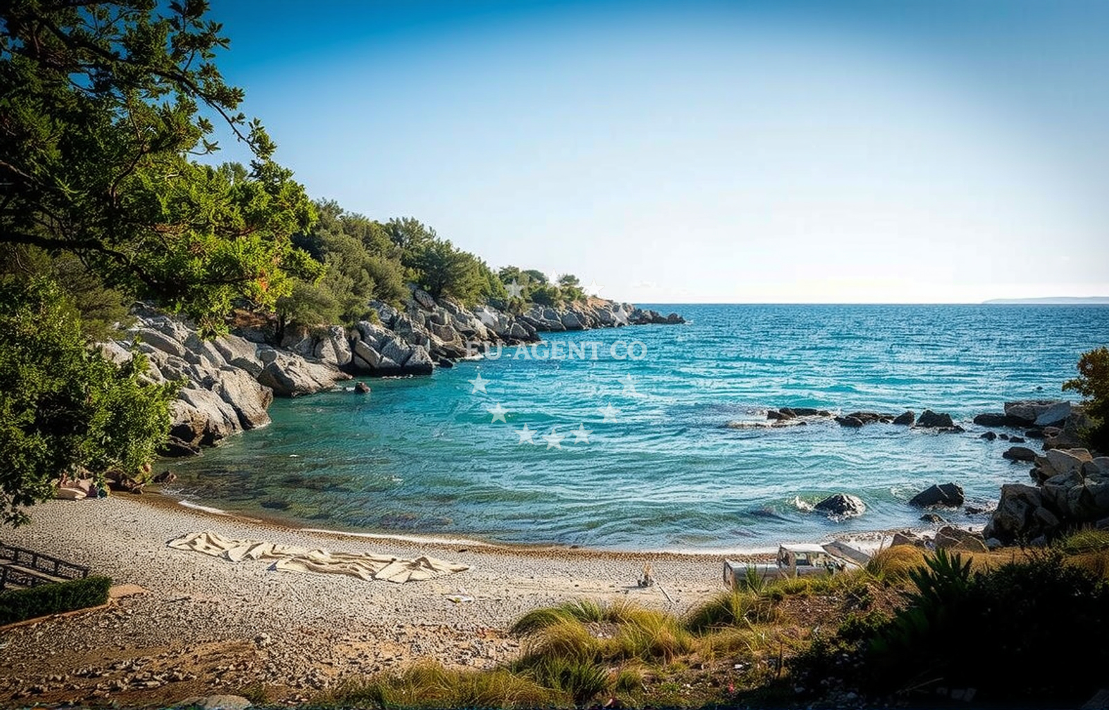 Shoreline and swimming area at Palamida beach in Dubac, Murve 4, Novalja