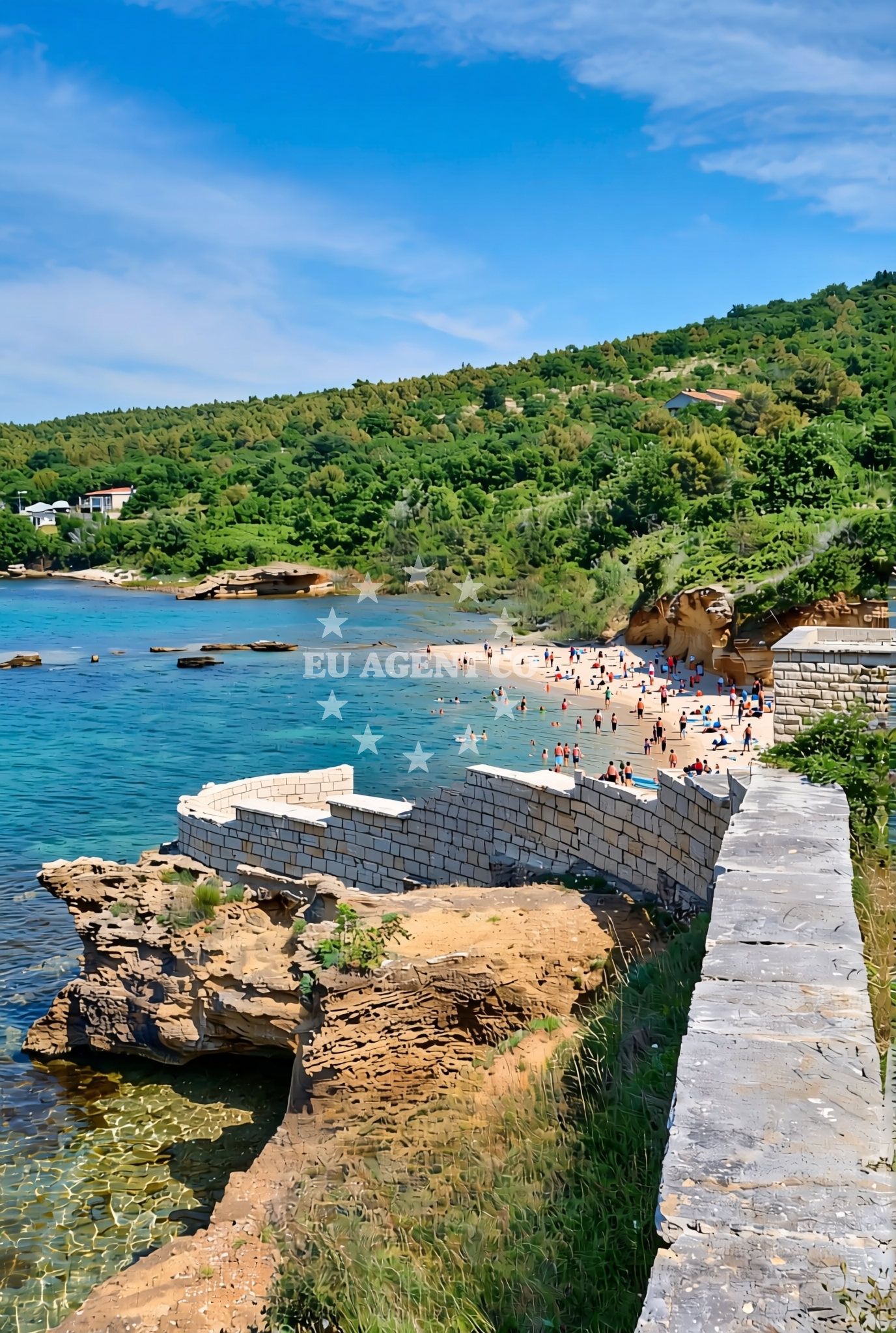 Shoreline and swimming area at Paljuv: beaches and coves (2) in Paljuv