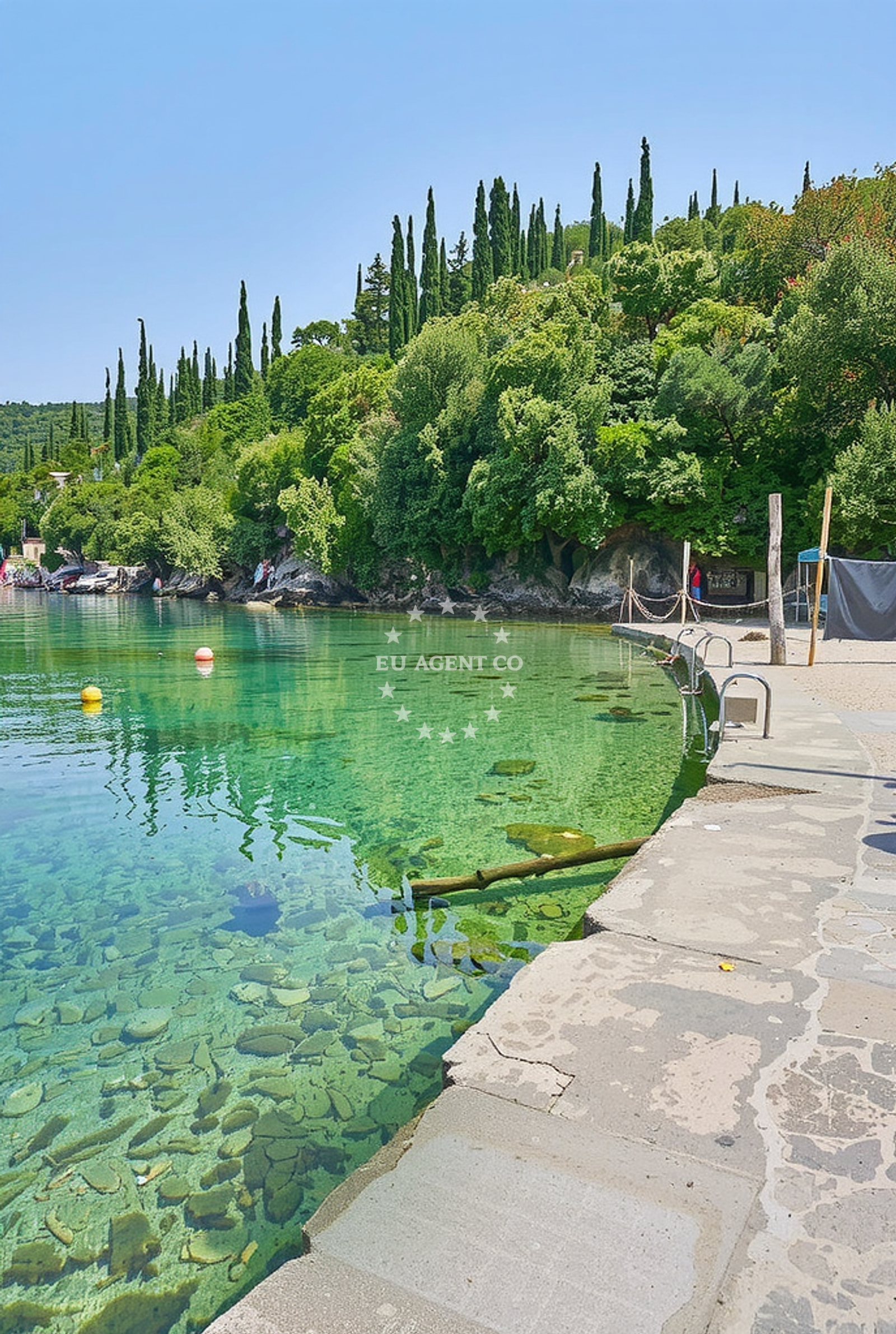 Additional view of Palma's beach