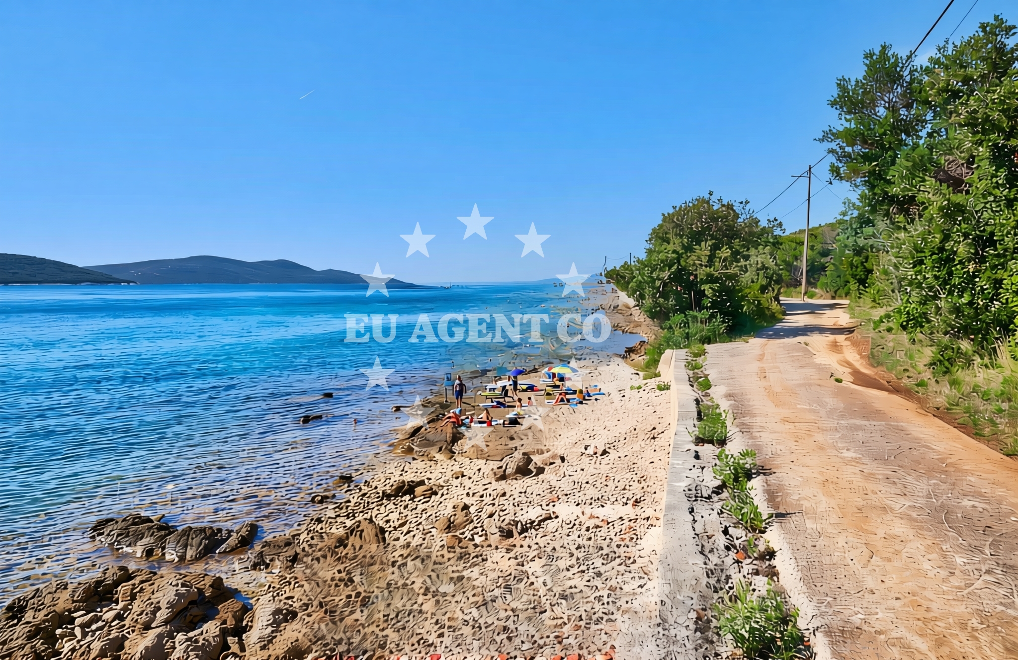 Shoreline and swimming area at Paračica jug, Rivanj (Rivanj) Beach in Paračica jug