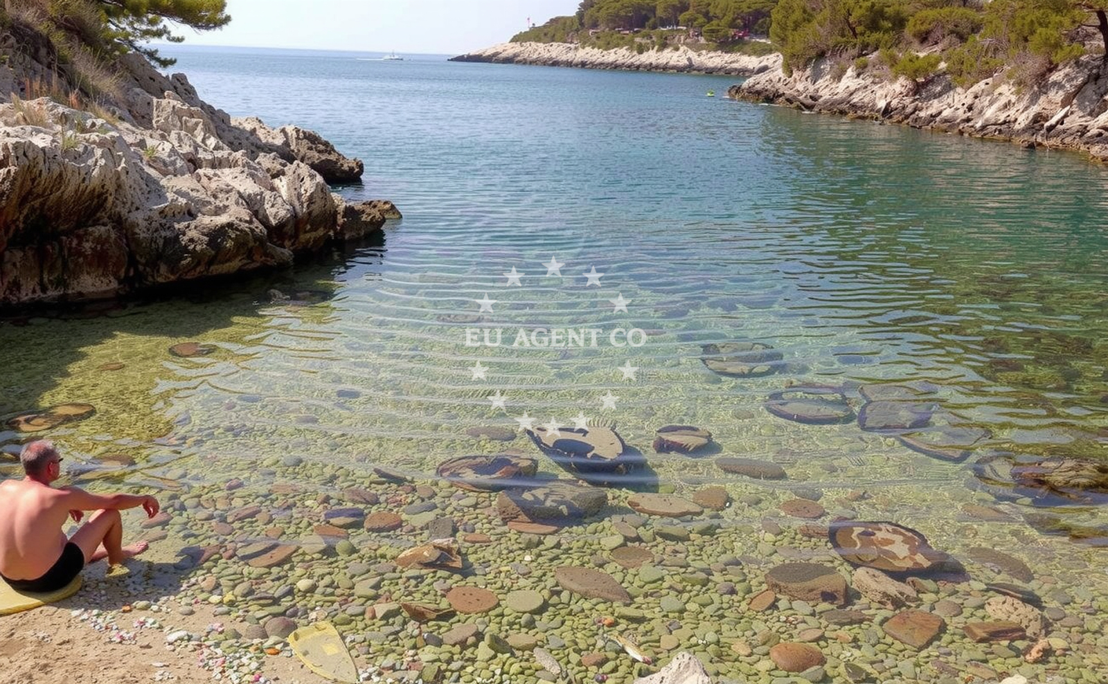 Beach facilities and surroundings at Paradiso beach in Brna 654, Smokvica