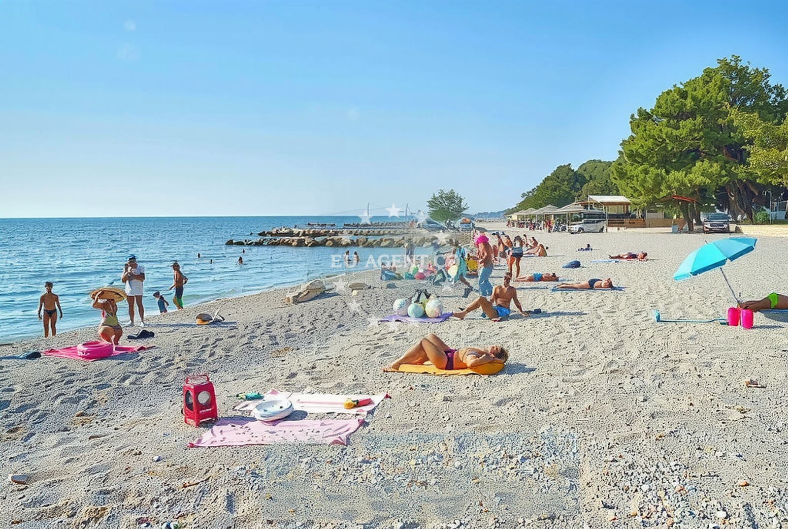 Additional view of Parentino beach