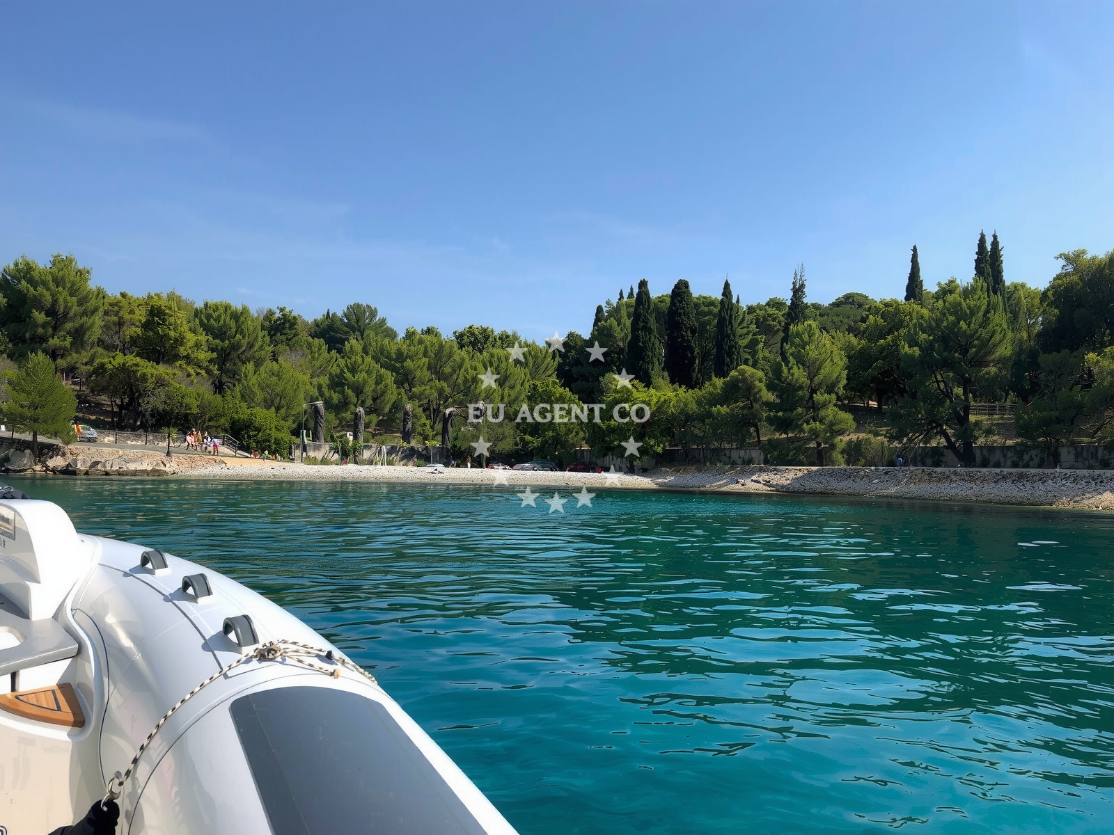 Beach facilities and surroundings at Pasika beach in Mala Bijaka 19, 21405 Milna, Croatia., Milna
