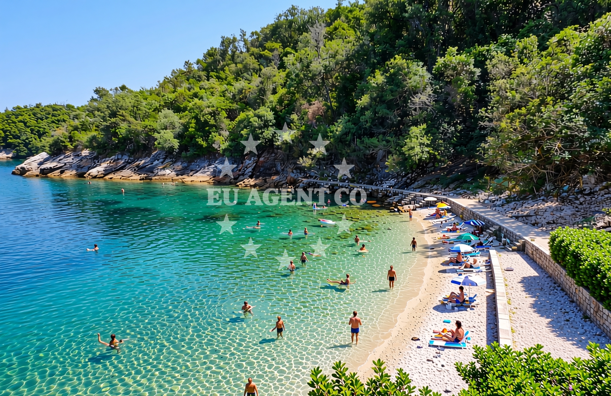 Beach facilities and surroundings at Pavajsko 2, Rava (Rava) Beach in Pavajsko 2