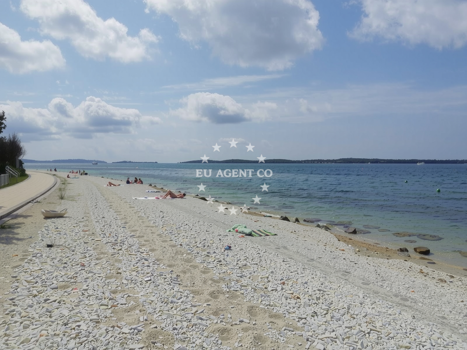 Additional view of Pebble beach in Peroj 1080, Peroj