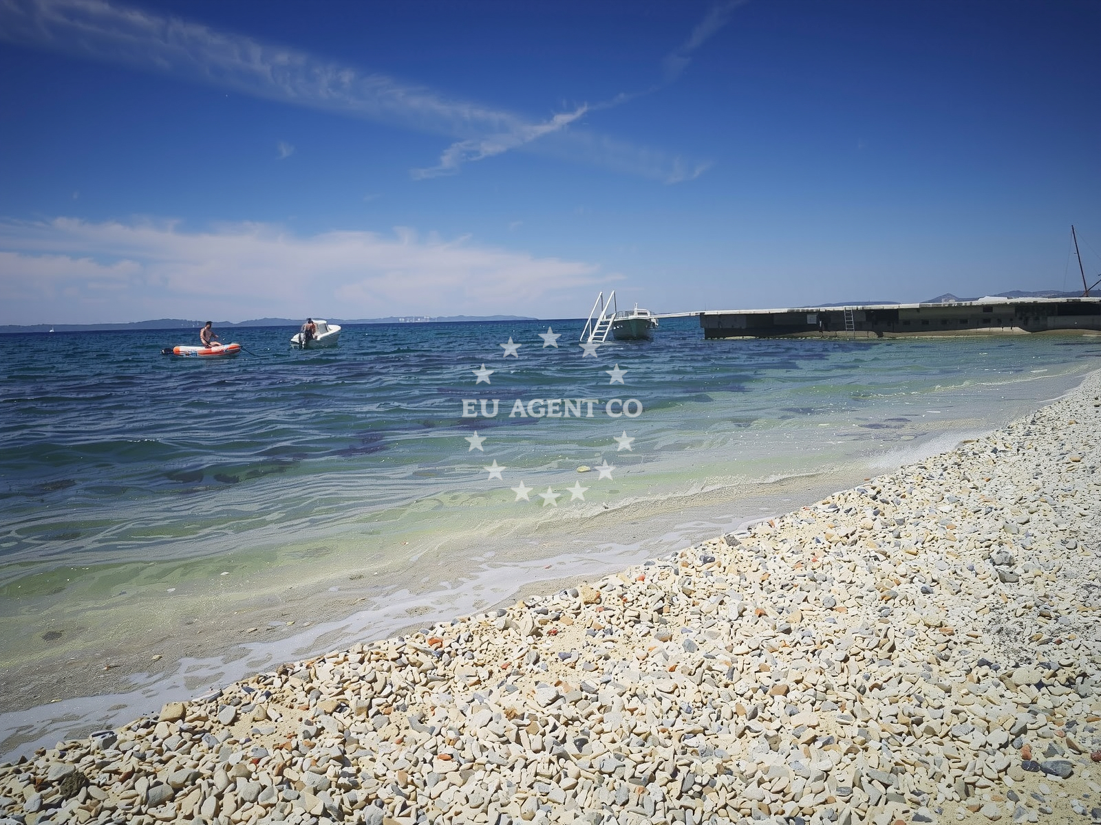 Additional view of Pebble beach in Omanusa ulica 3, Podstrana
