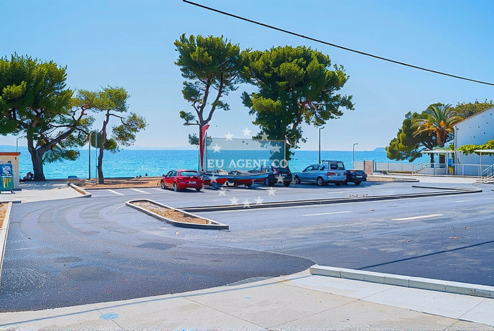 Additional view of Pebble beach in Omanusa ulica 3, Podstrana