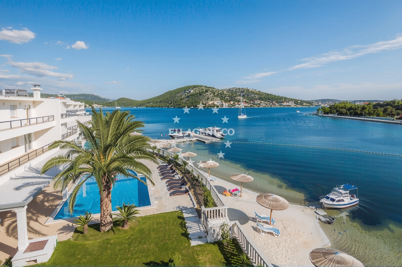 Beach facilities and surroundings at Perla Beach