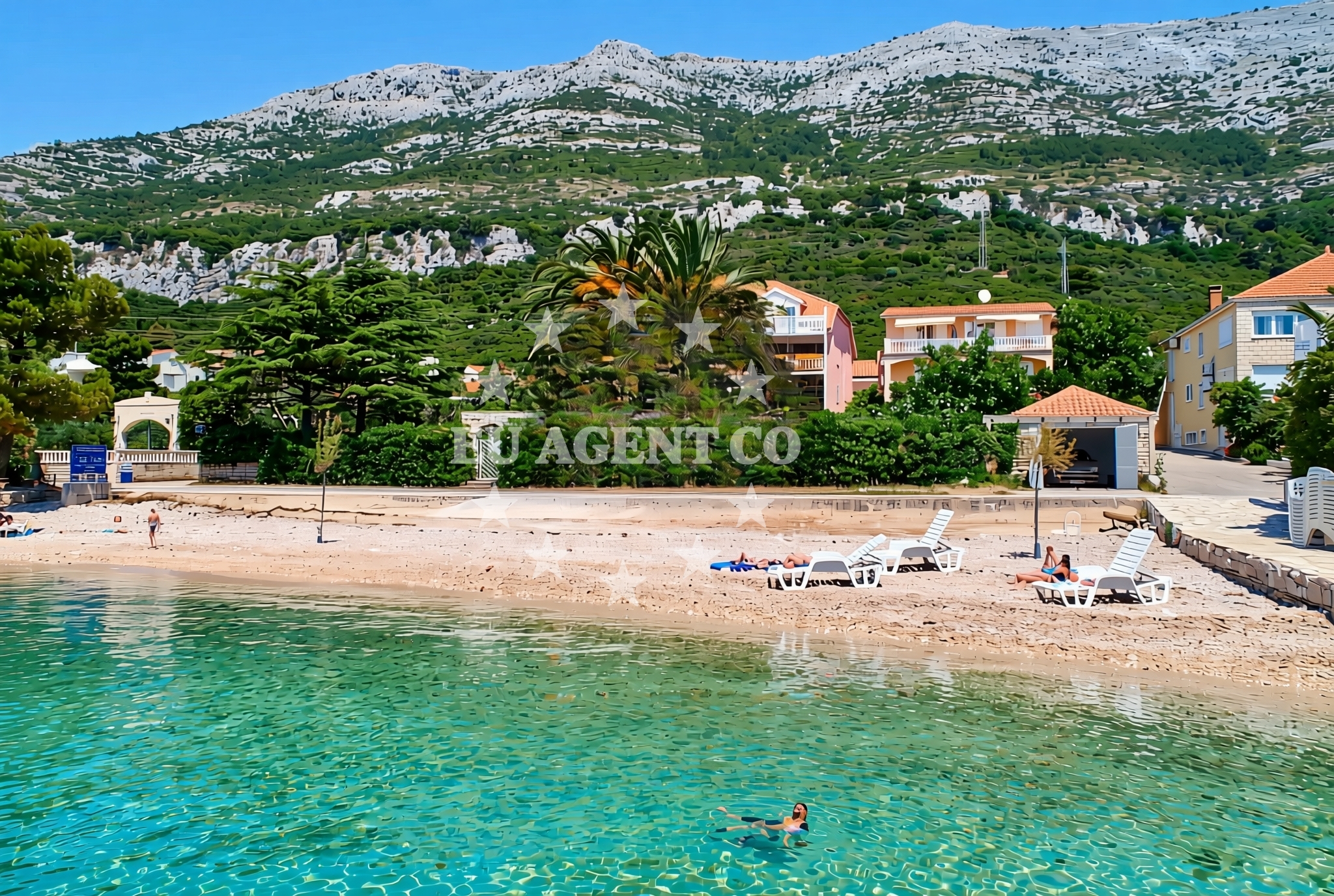 Beach facilities and surroundings at Perna sredina, Kučište Beach in Perna sredina