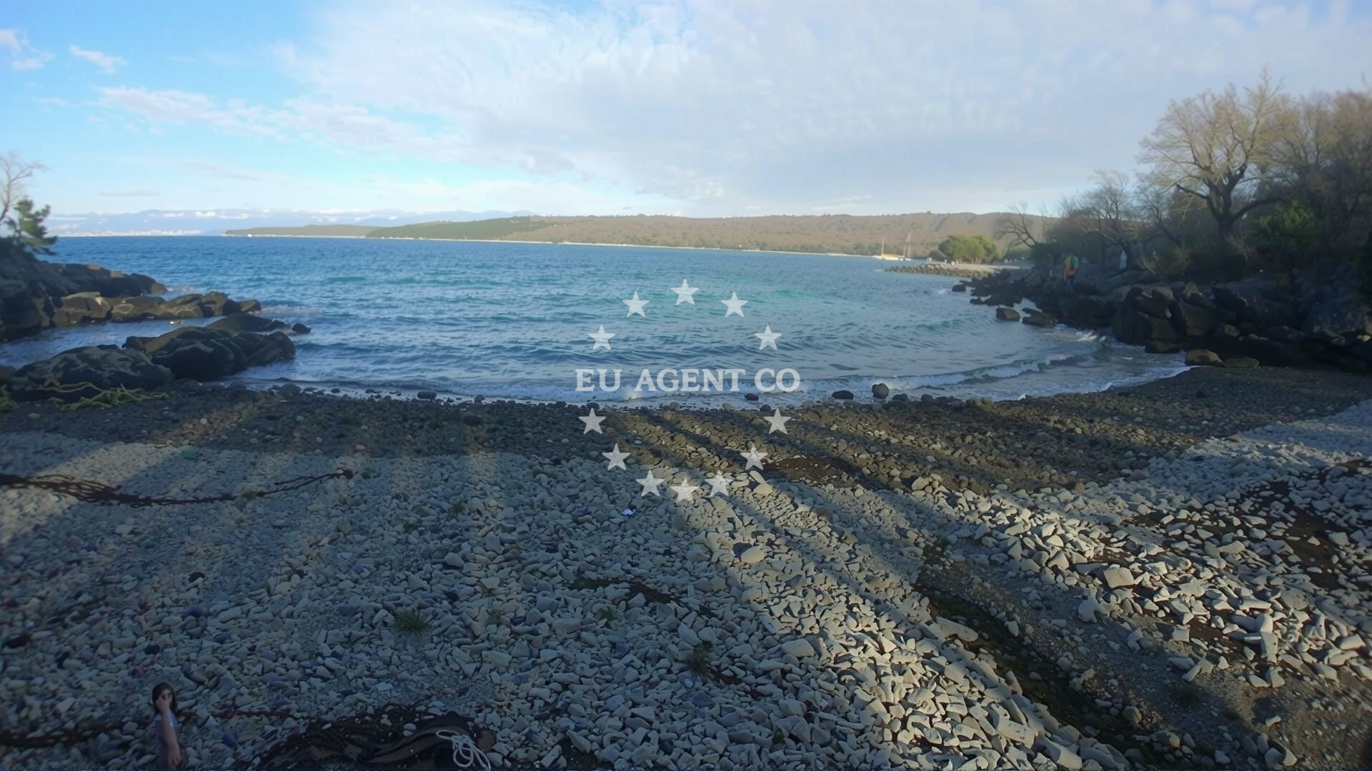 Overview of Pero beach II in Milohnići 1A, Milohnići