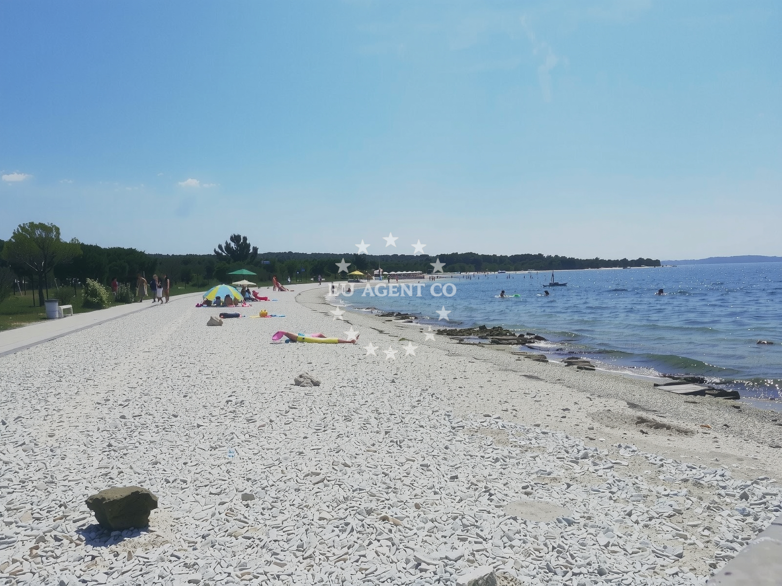 Beach facilities and surroundings at Peroj beach in Peroj 1080, Peroj