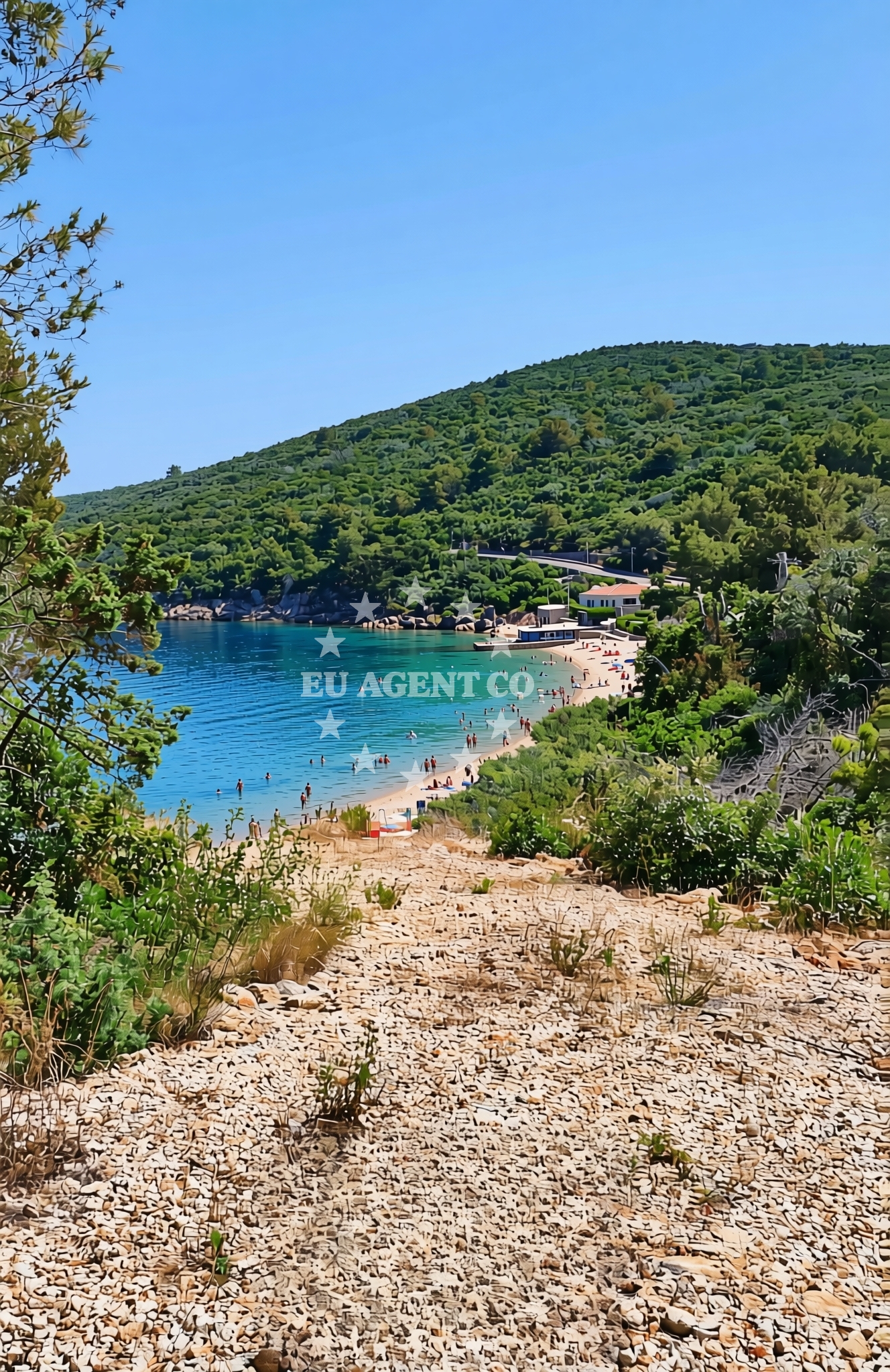 Beach facilities and surroundings at Pestehovac istok, Rava (Rava) Beach in Pestehovac istok