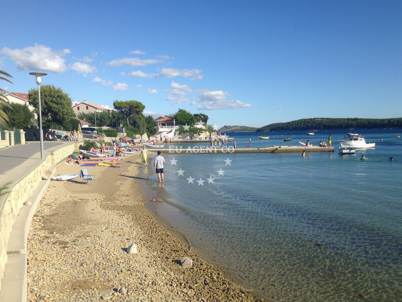 Overview of Petrac beach in 598 Banjol, Rab