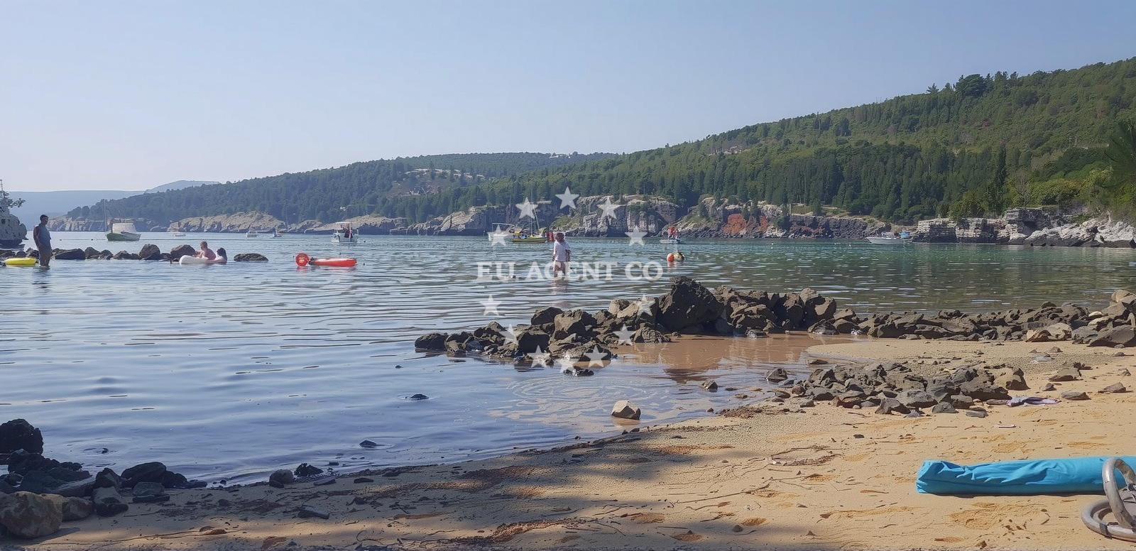 Sea and coastal view of Petrina beach in 172A Risika, Risika