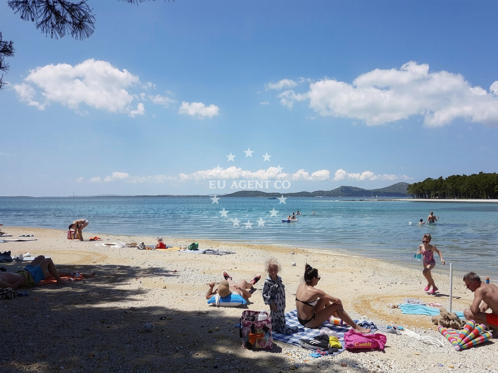 Overview of Pilatusha beach in Ulica Brune Bušića 43 , Pakoštane