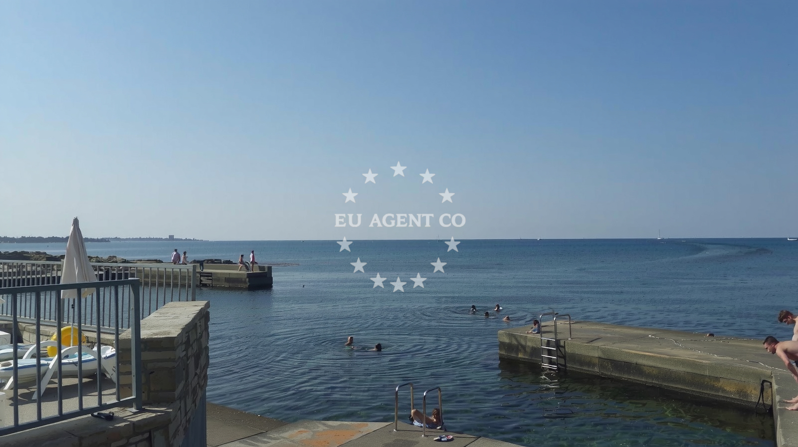 Beach facilities and surroundings at Pineta beach in Pineta 1, Savudrija