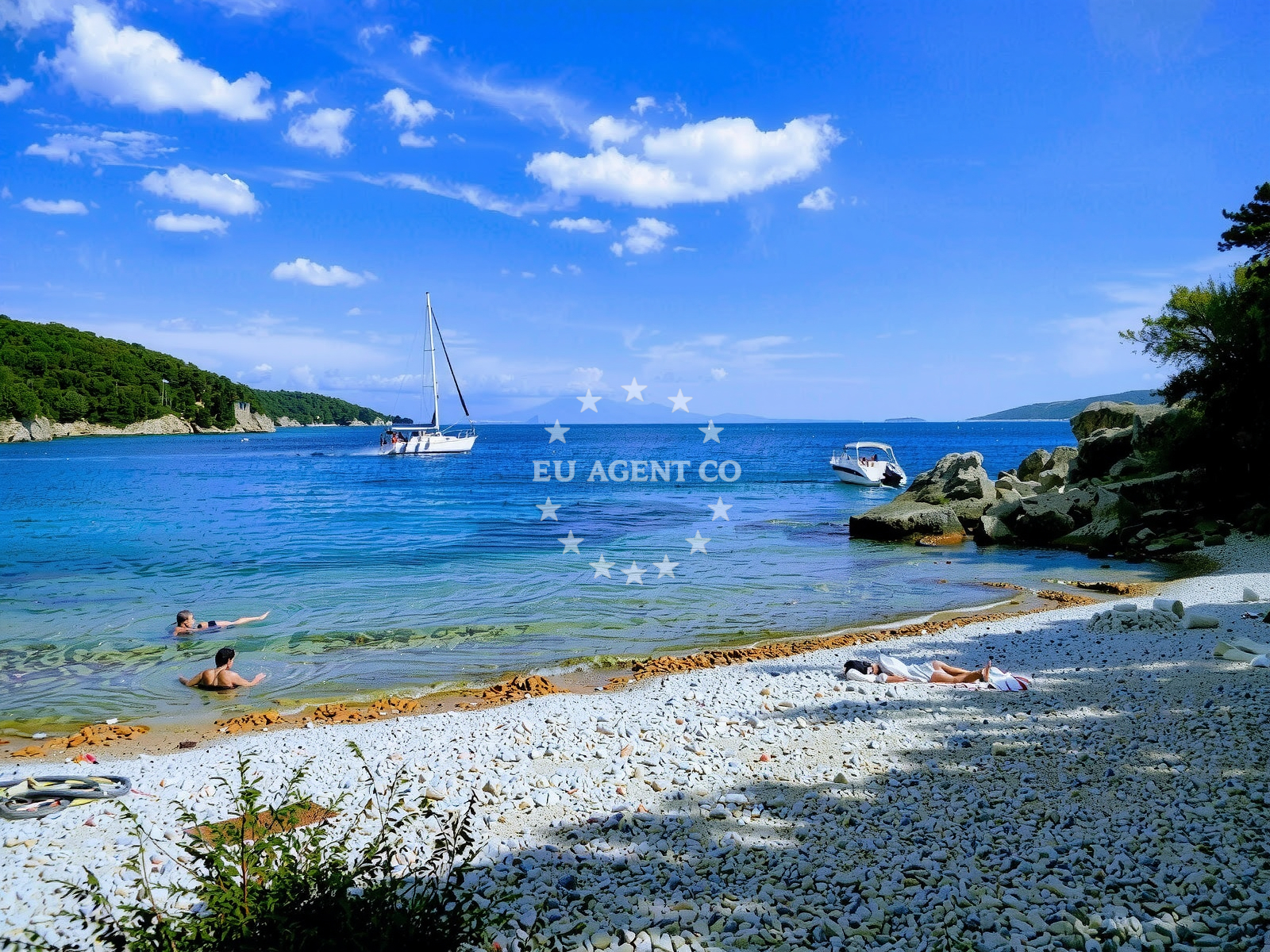 Sea and coastal view of Pinezici beach in Bok od Brozica 100, Vrh, Krk