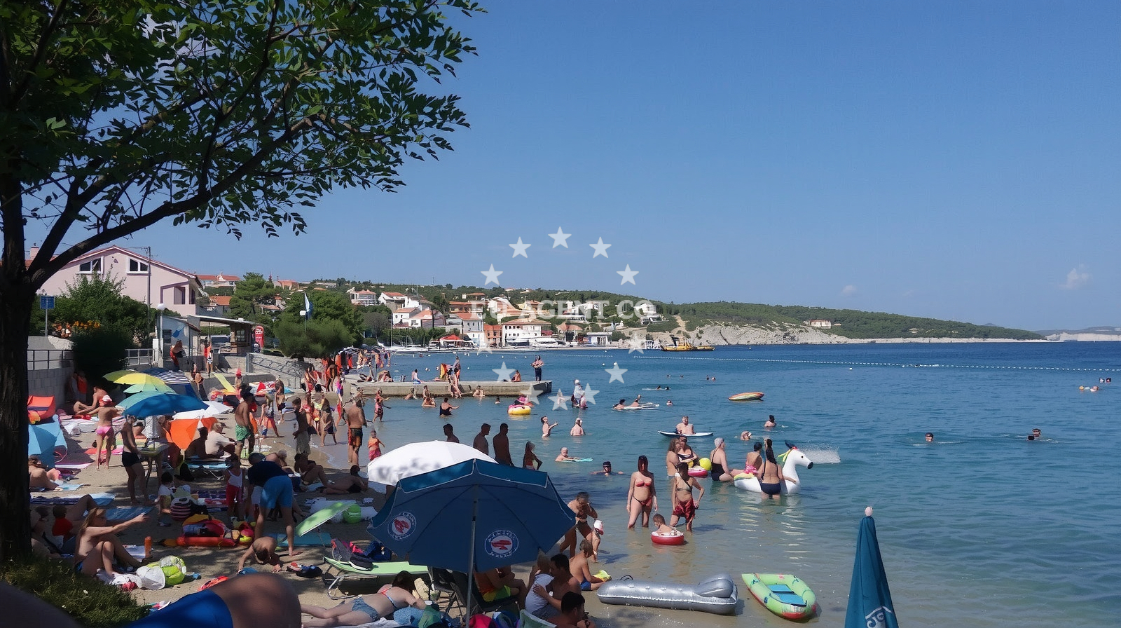 Sea and coastal view of Pjescana plaza in Konjska 1, Šilo