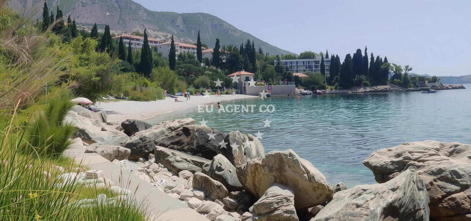 Shoreline and swimming area at Plat beach in Plat 18, Mlini