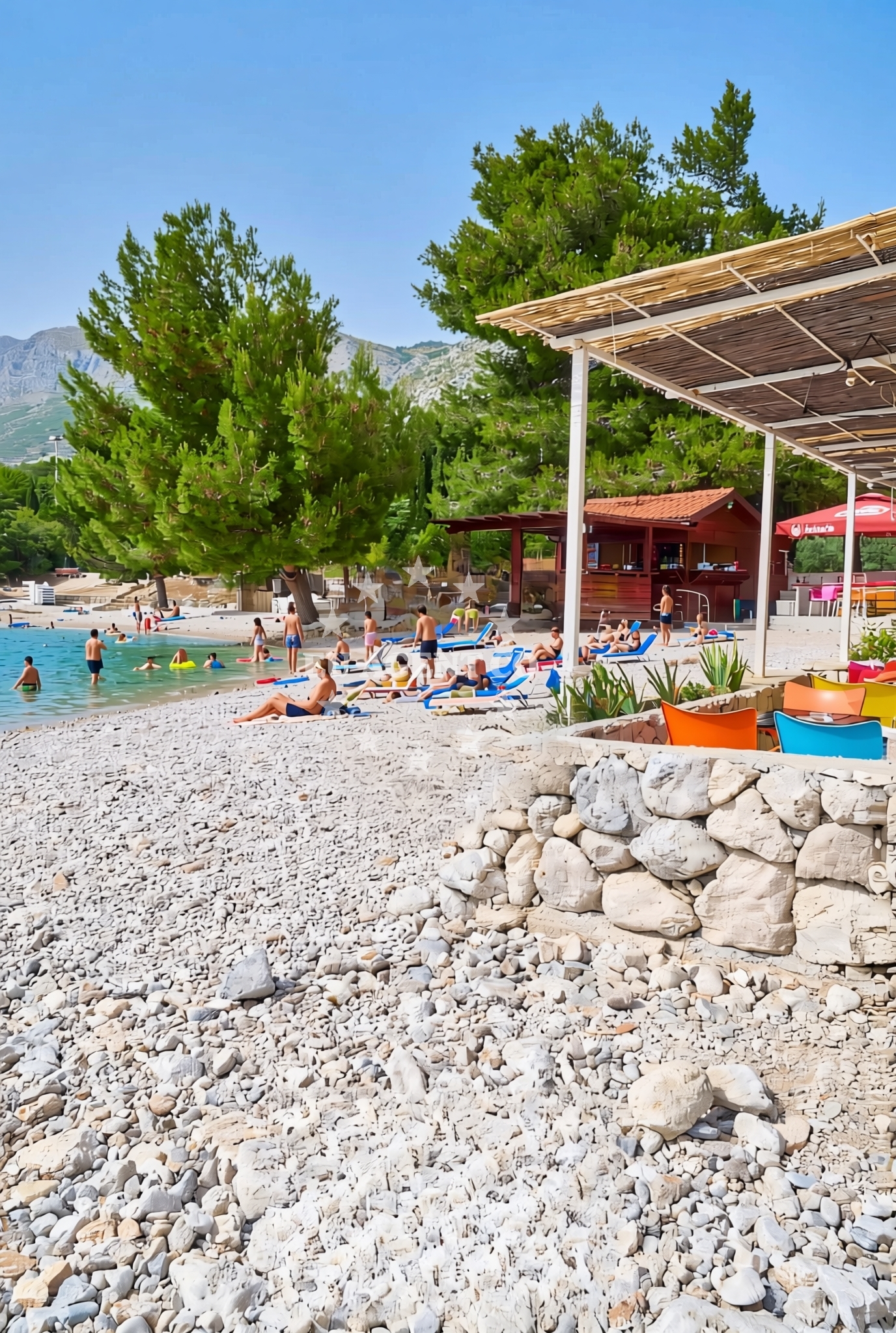 Shoreline and swimming area at Plat: beaches and coves (5) in Plat