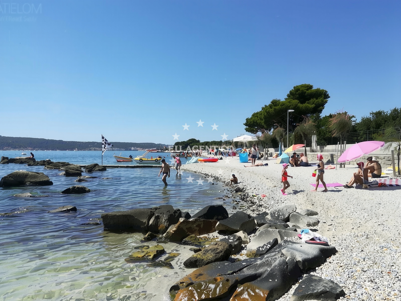 Shoreline and swimming area at Plaza Bijacka Kastel in Mije Gunjala 3, Kaštela