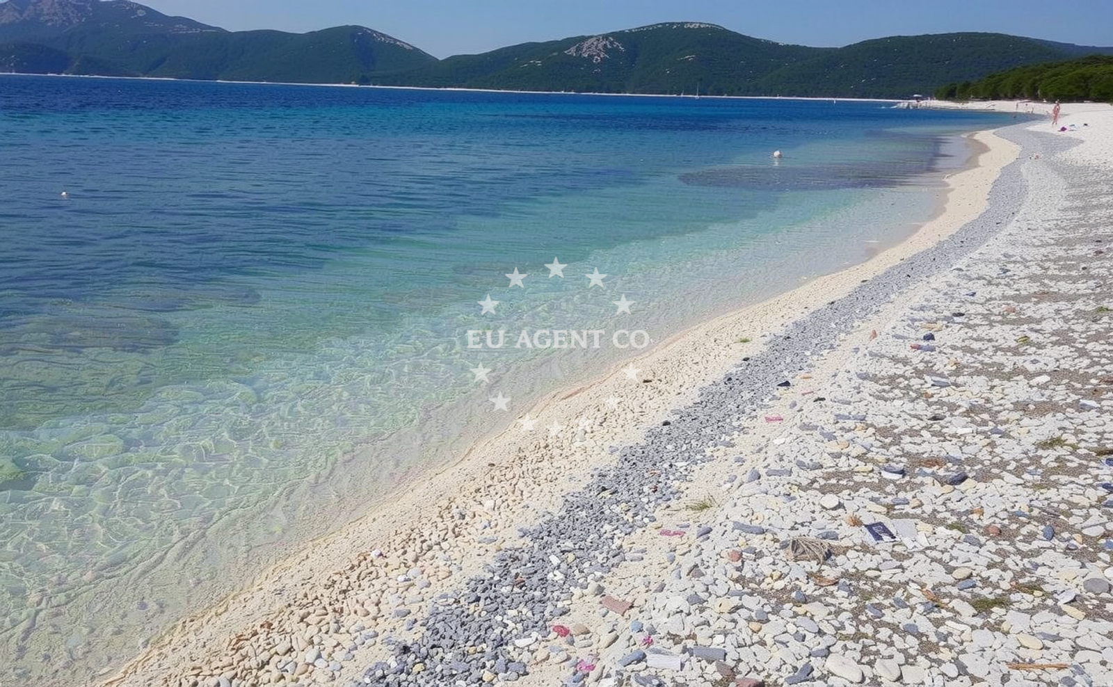 Beach facilities and surroundings at Plaza Bijela in Artatore 107, Cunski