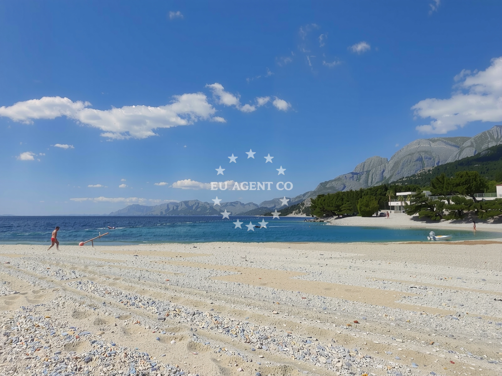 Sea and coastal view of Plaza Bilosevac in 141 Vukovarska ulica, Makarska
