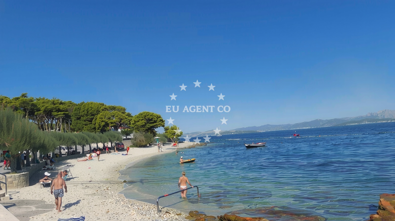 Beach facilities and surroundings at Plaza Bistrica in Braće Ivanović Valerijev 17, Sutivan