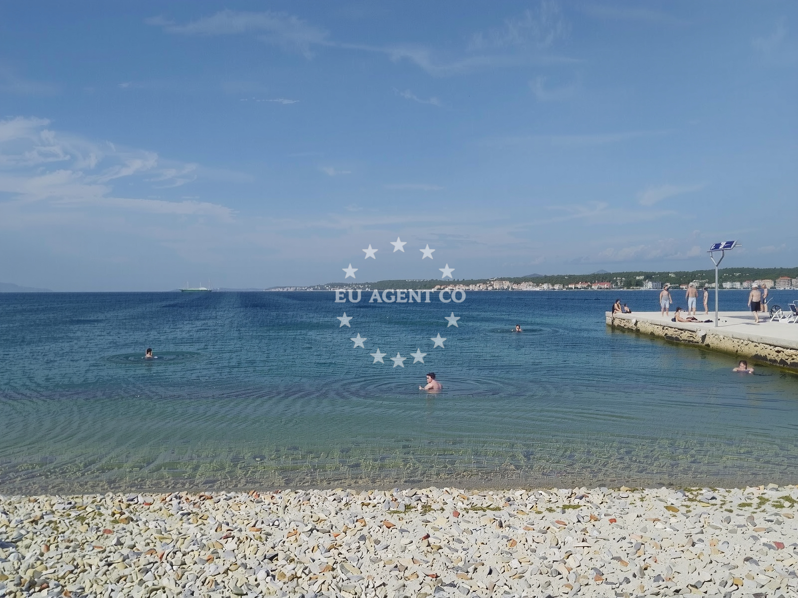 Beach facilities and surroundings at Plaza Borik in 5 Ulica Vlahe Bukovca, Zadar