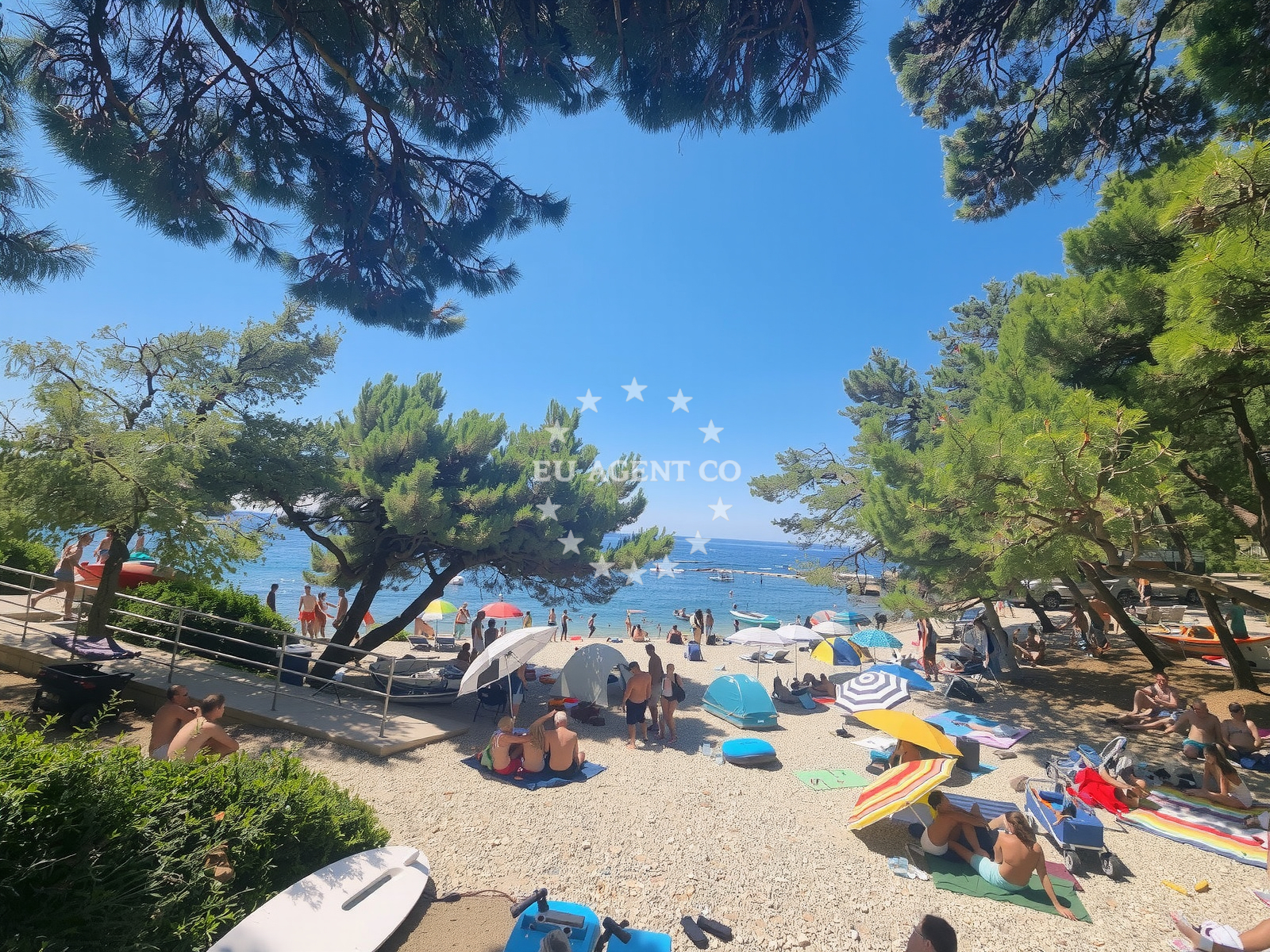 Beach facilities and surroundings at Plaza Camping Cikat in Cikat 9, Mali Lošinj