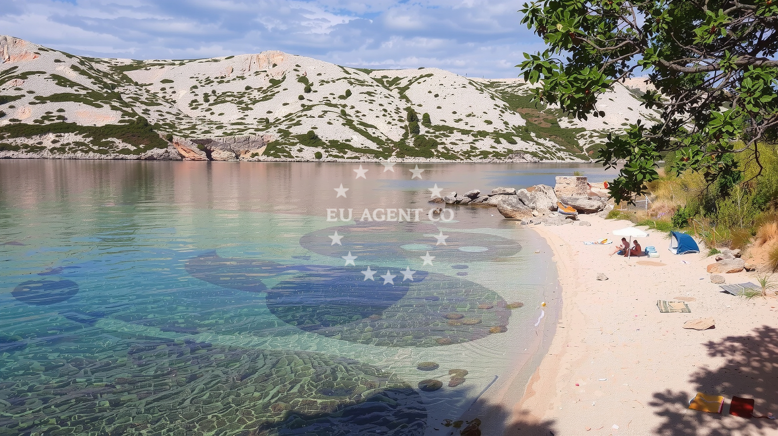 Shoreline and swimming area at Plaza Coprnica in 574 Barbat, Rab