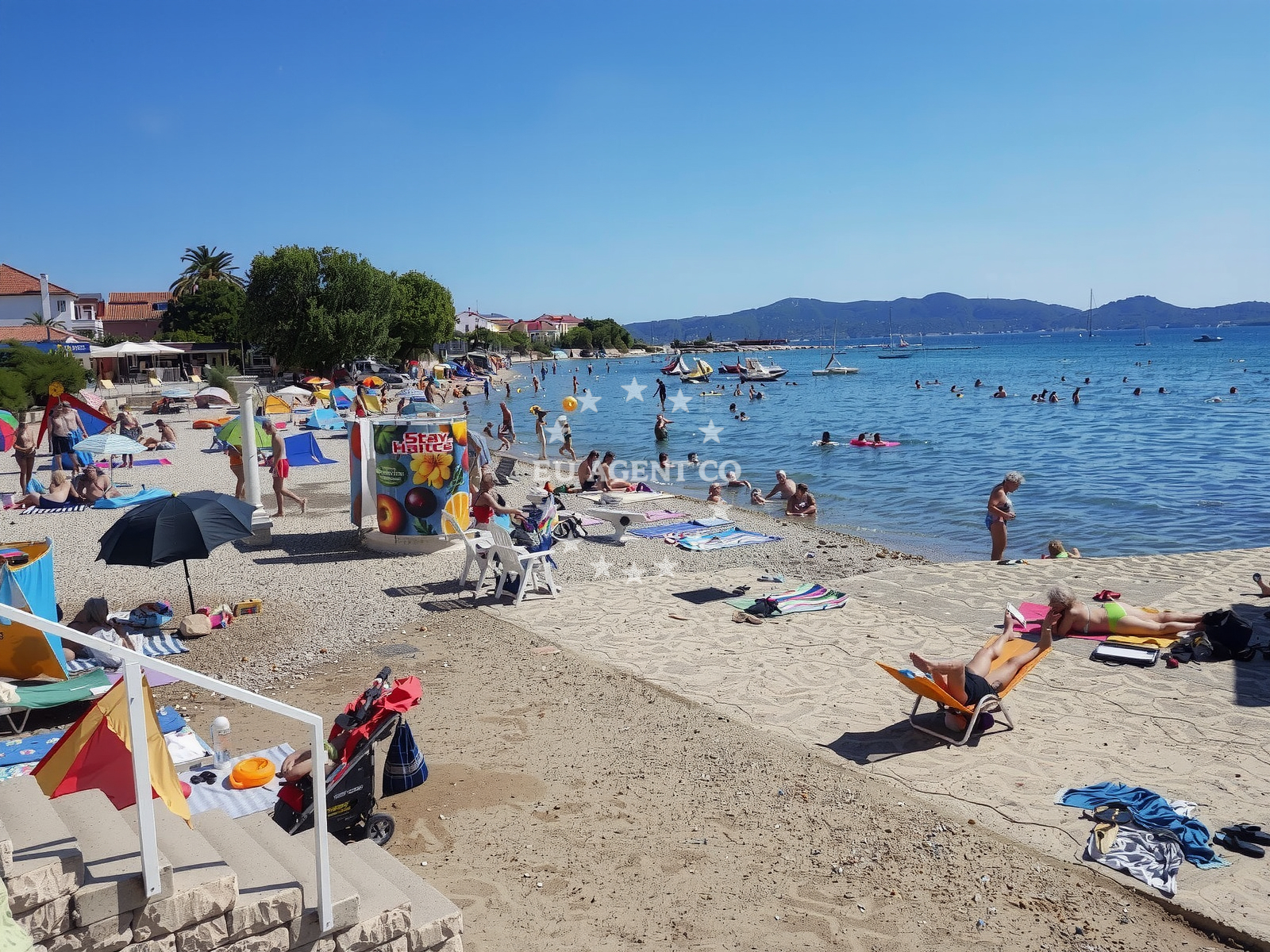 Beach facilities and surroundings at Plaza Djeci raj in Dječji raj 11, Sukošan