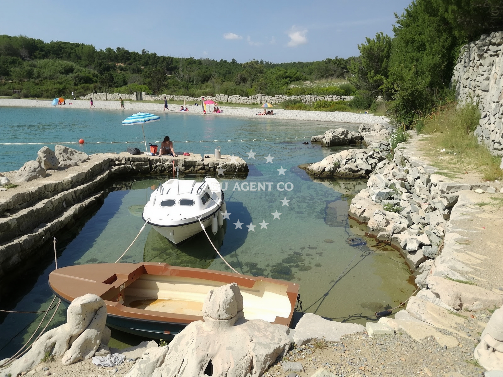 Beach facilities and surroundings at Plaza Donje Polje in Jesenovica 40 a, Šilo