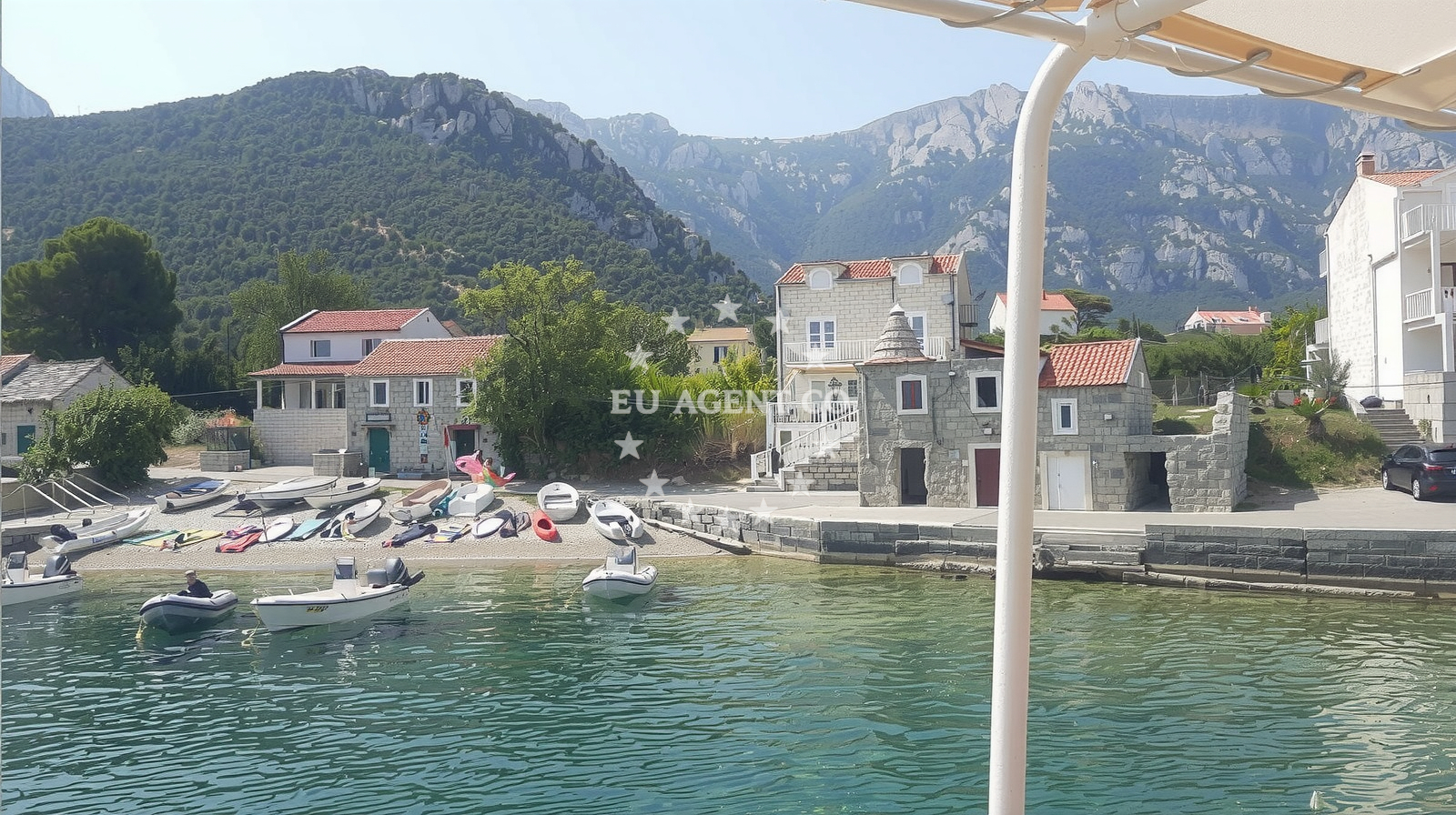Shoreline and swimming area at Plaza Duba II in Stankovići 26, Orebić